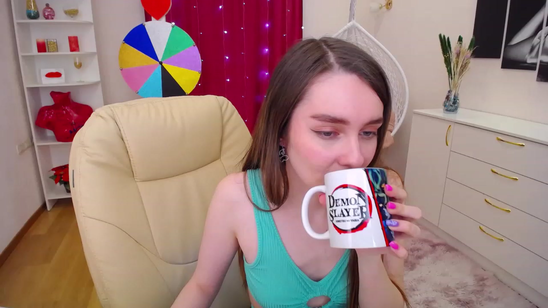Gallery image thumbnail from OceanFeelss's myfreecams stream on, 03/20/2023, 16:09 image 4 of 20