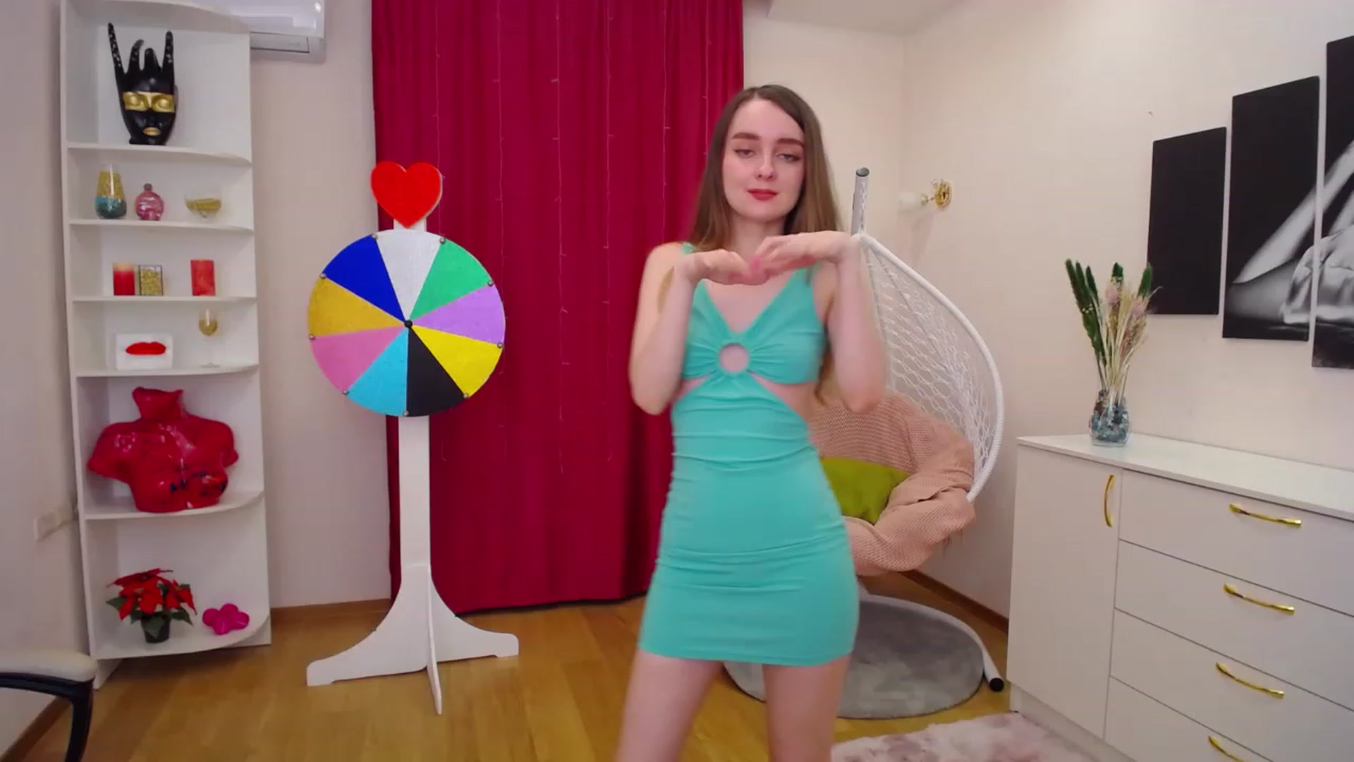 Gallery image thumbnail from OceanFeelss's myfreecams stream on, 03/20/2023, 16:09 image 2 of 20