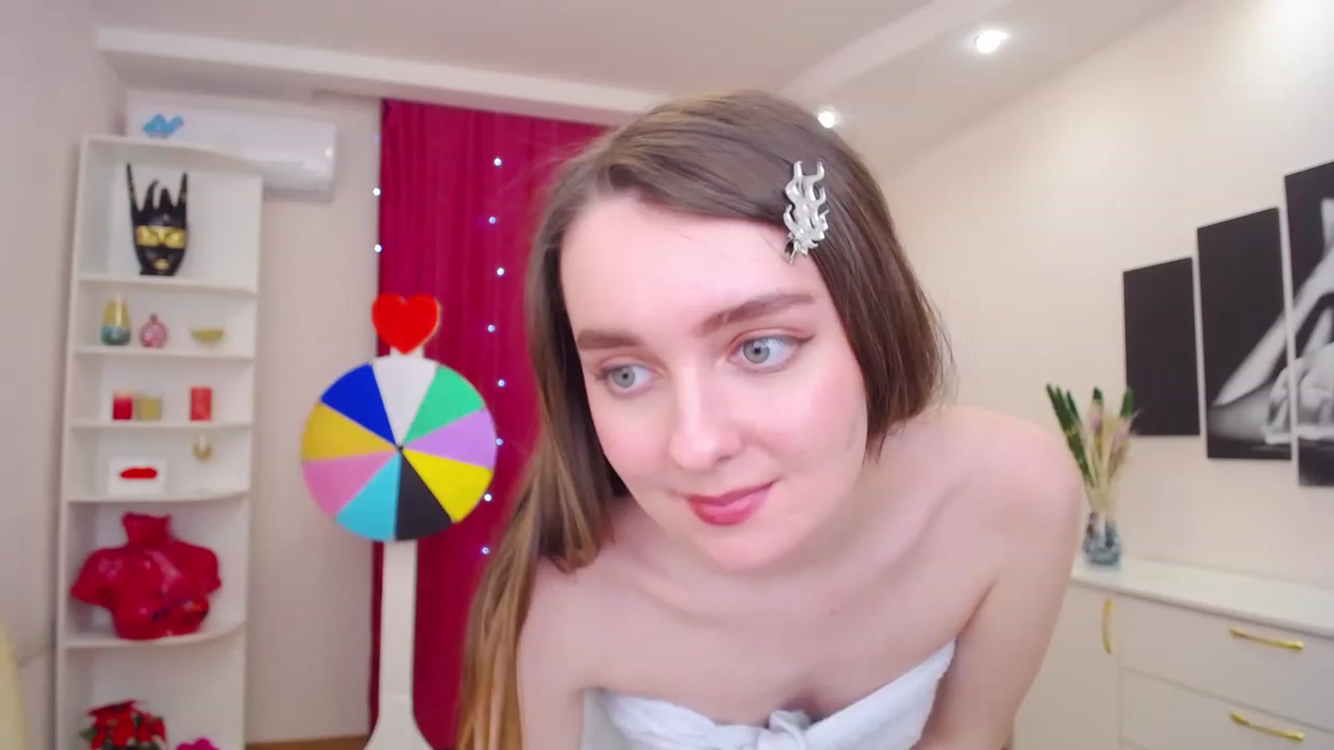 Gallery image thumbnail from OceanFeelss's myfreecams stream on, 03/20/2023, 16:09 image 13 of 20