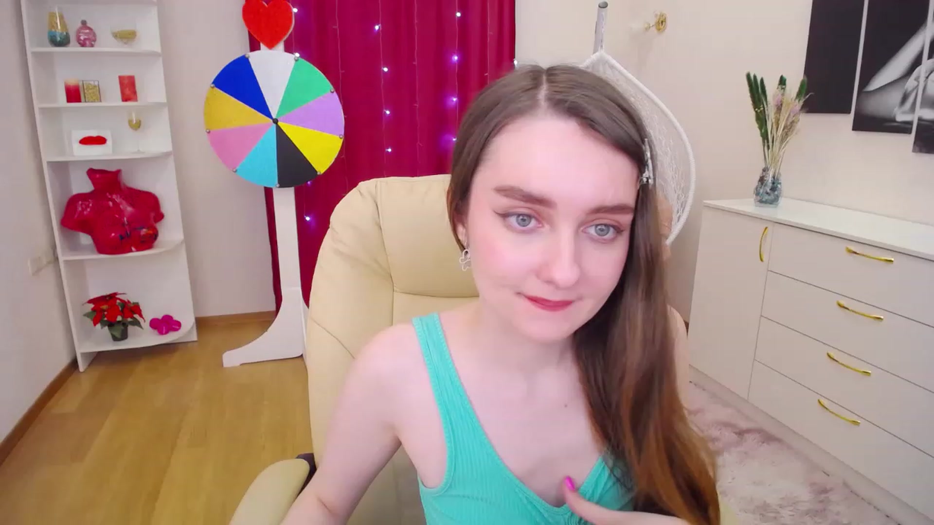 Gallery image thumbnail from OceanFeelss's myfreecams stream on, 03/20/2023, 16:09 image 12 of 20
