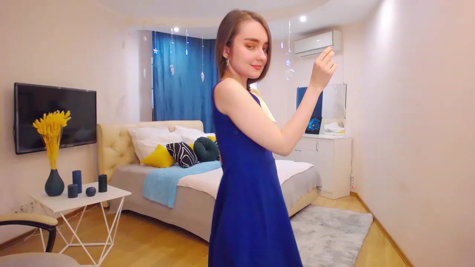 Gallery image thumbnail from OceanFeelss's myfreecams stream on, 03/21/2023, 11:09 image 17 of 20