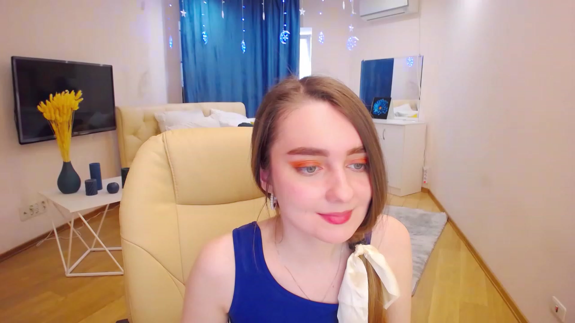 Gallery image thumbnail from OceanFeelss's myfreecams stream on, 03/21/2023, 11:09 image 9 of 20