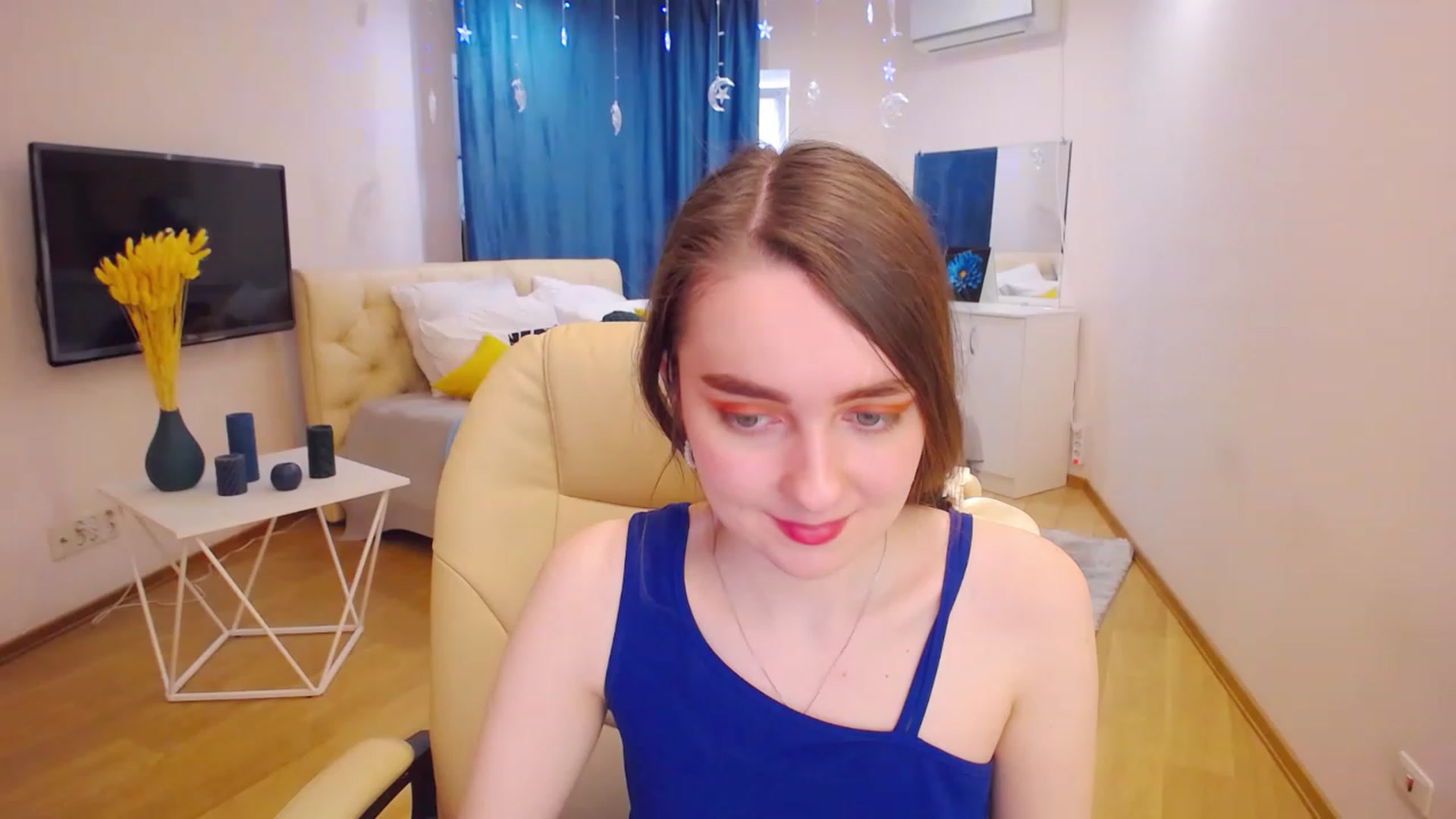 Gallery image thumbnail from OceanFeelss's myfreecams stream on, 03/21/2023, 11:09 image 11 of 20