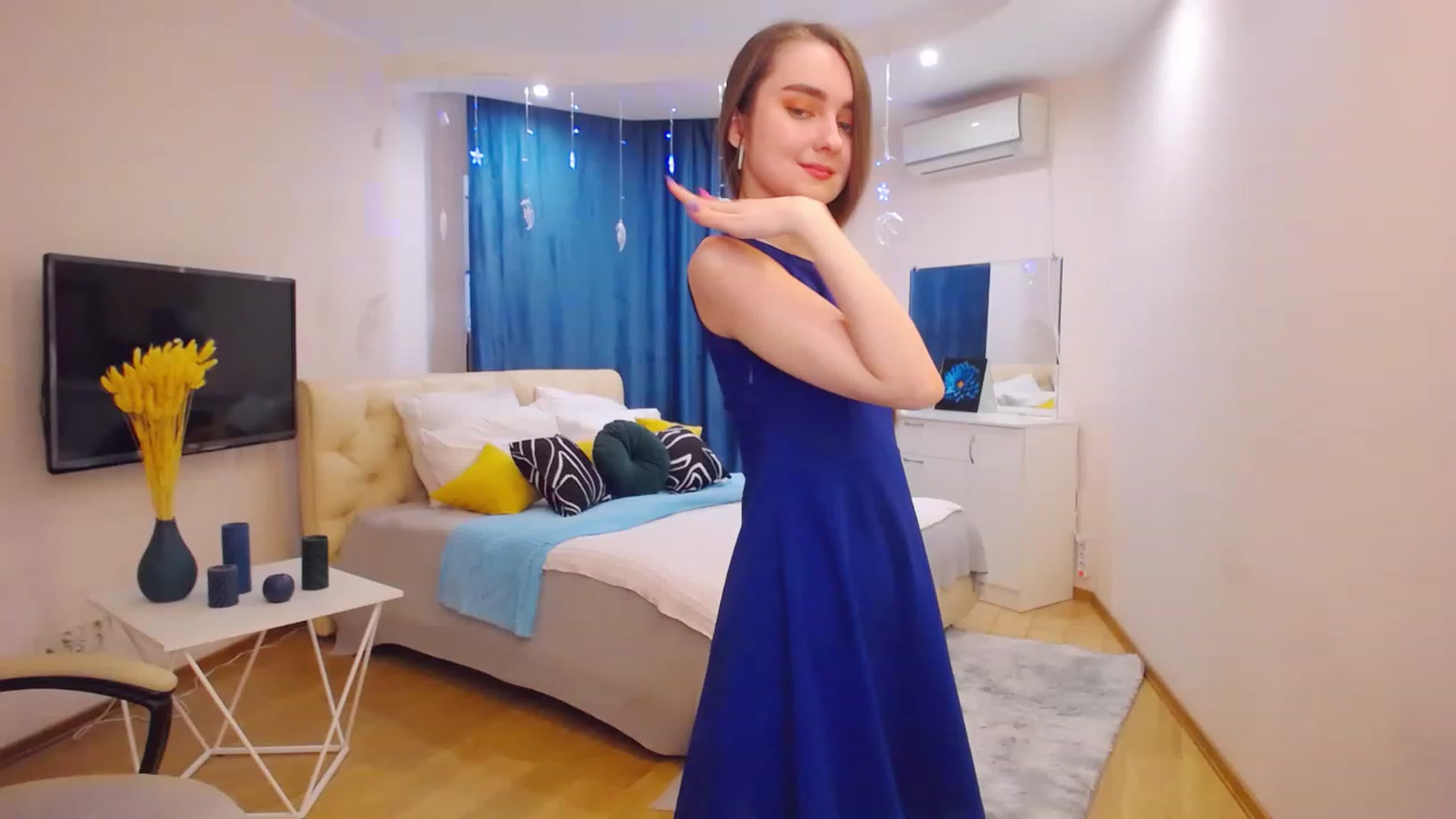 Gallery image thumbnail from OceanFeelss's myfreecams stream on, 03/21/2023, 11:09 image 19 of 20