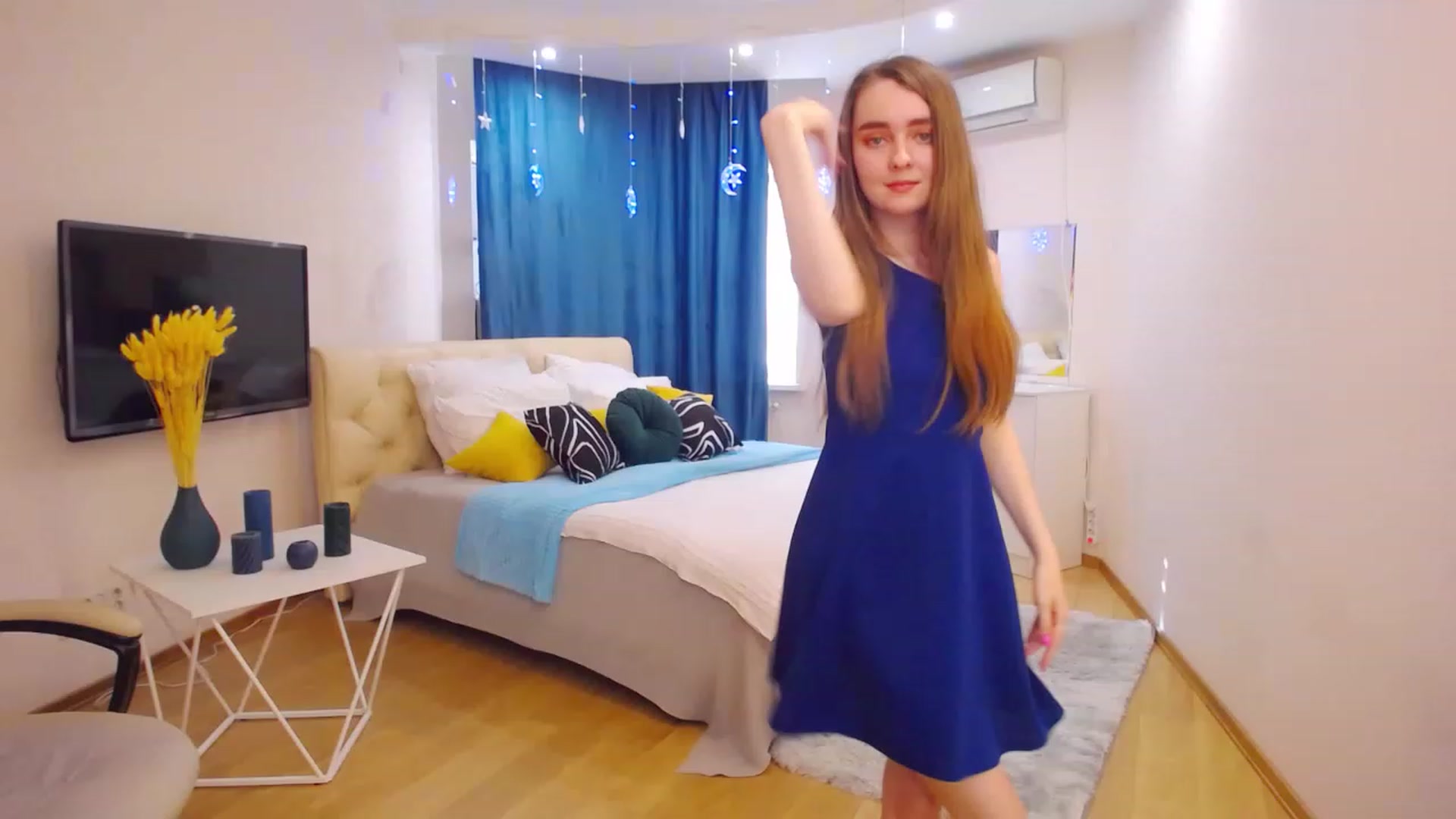 Gallery image thumbnail from OceanFeelss's myfreecams stream on, 03/21/2023, 13:55 image 2 of 20