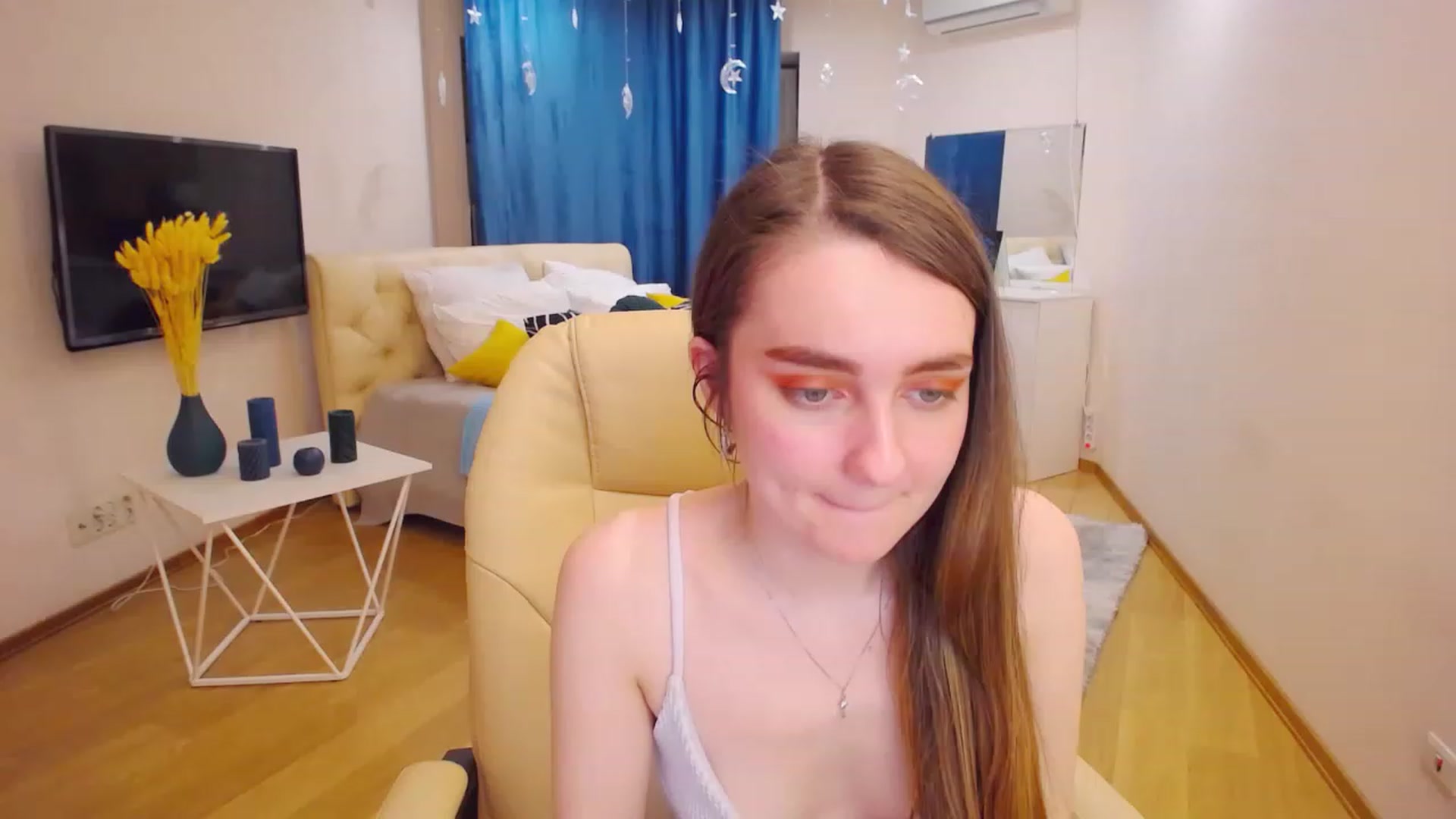 Gallery image thumbnail from OceanFeelss's myfreecams stream on, 03/21/2023, 16:14 image 8 of 20