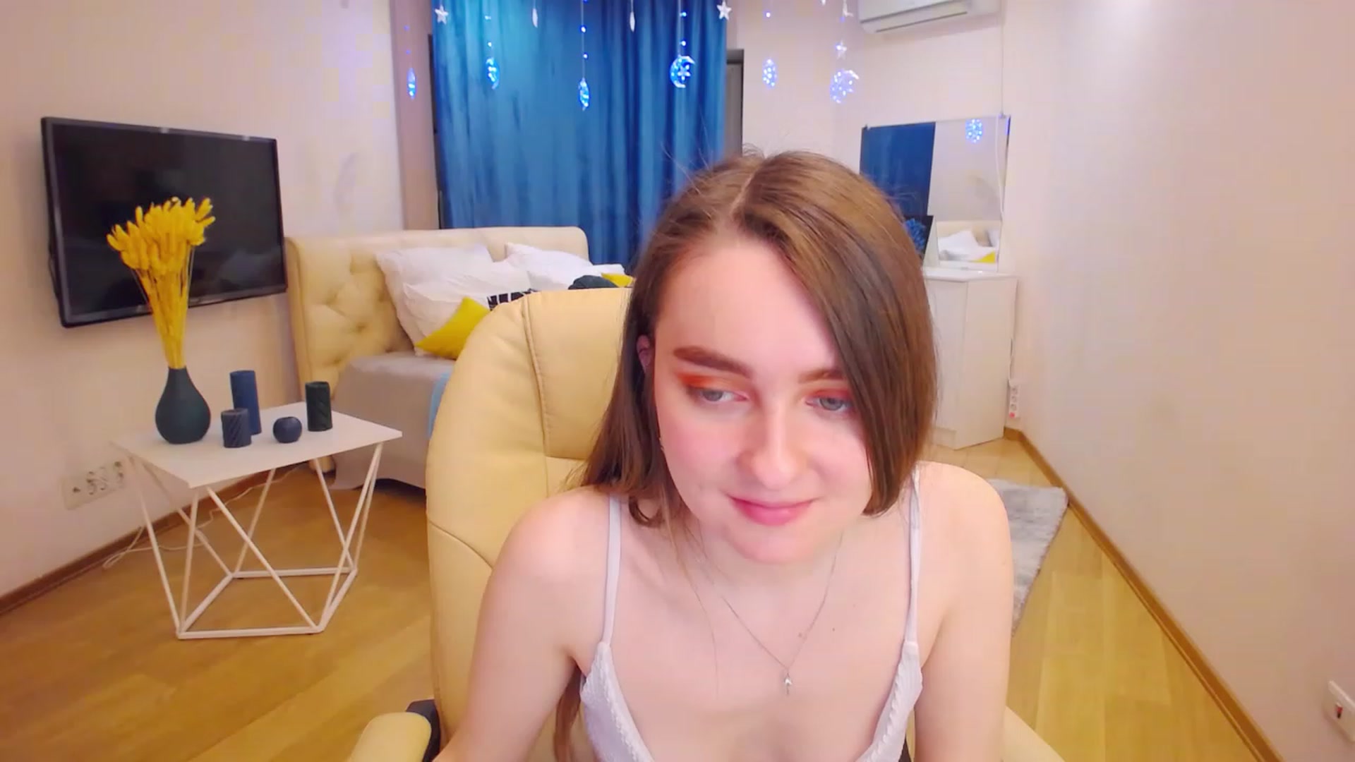 Gallery image thumbnail from OceanFeelss's myfreecams stream on, 03/21/2023, 16:14 image 5 of 20