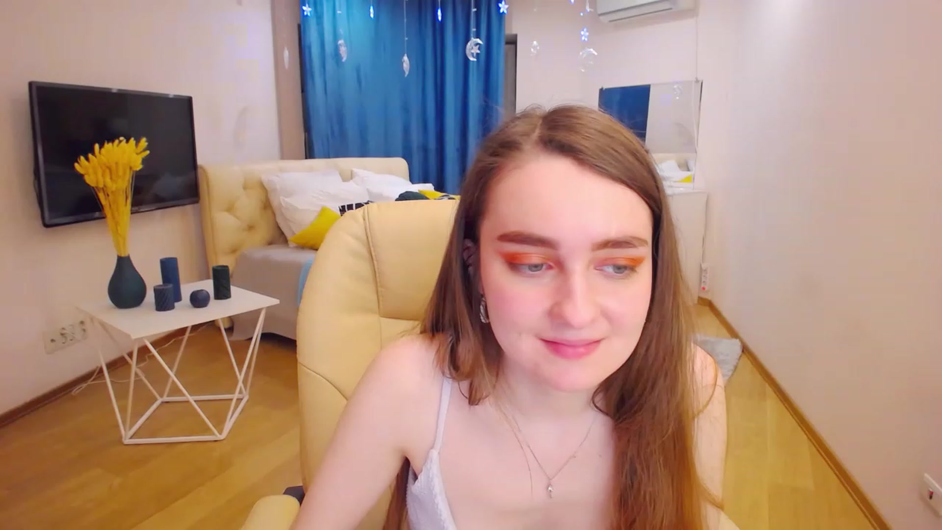 Gallery image thumbnail from OceanFeelss's myfreecams stream on, 03/21/2023, 16:14 image 7 of 20