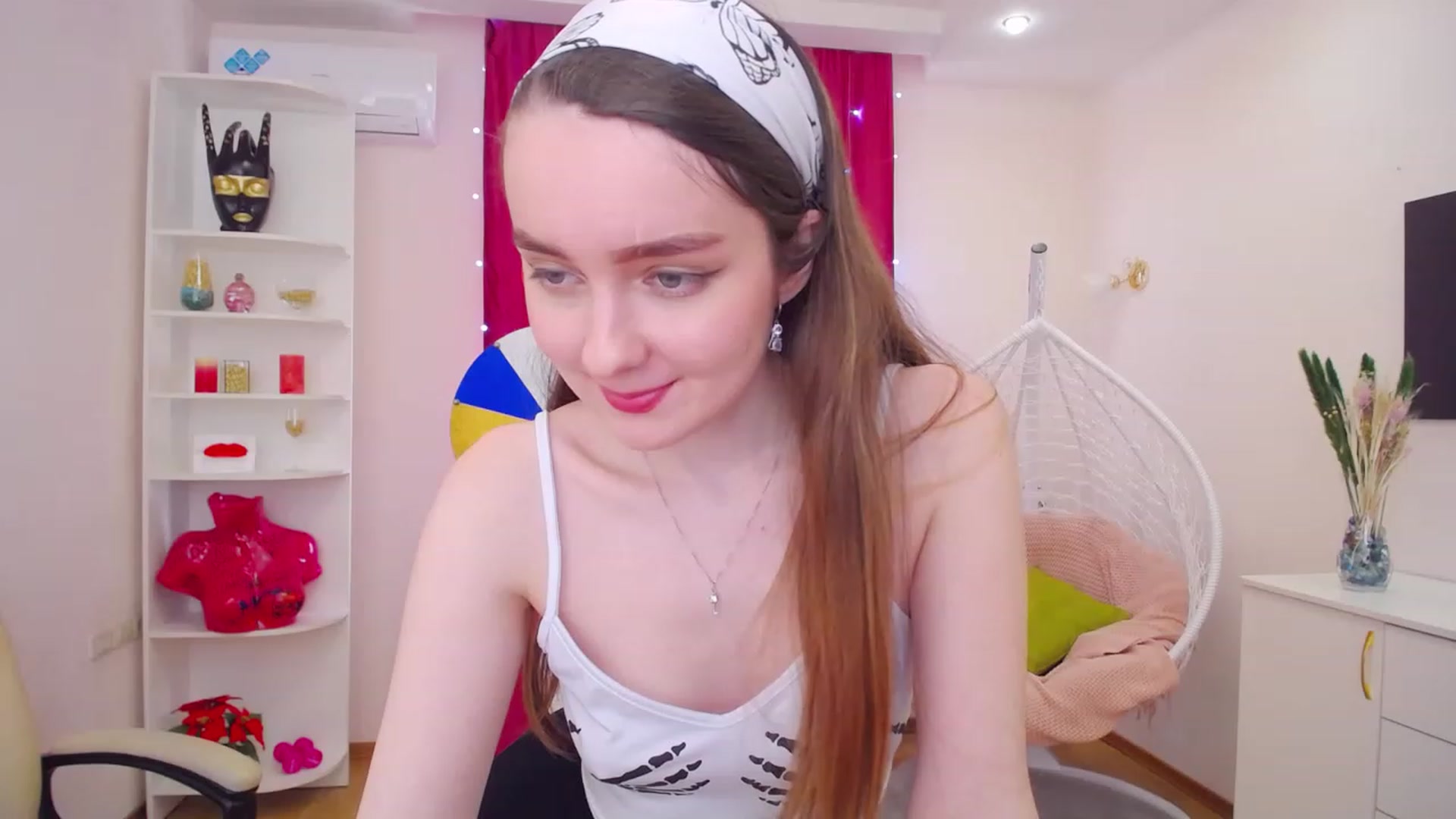 Gallery image thumbnail from OceanFeelss's myfreecams stream on, 03/25/2023, 12:35 image 14 of 20