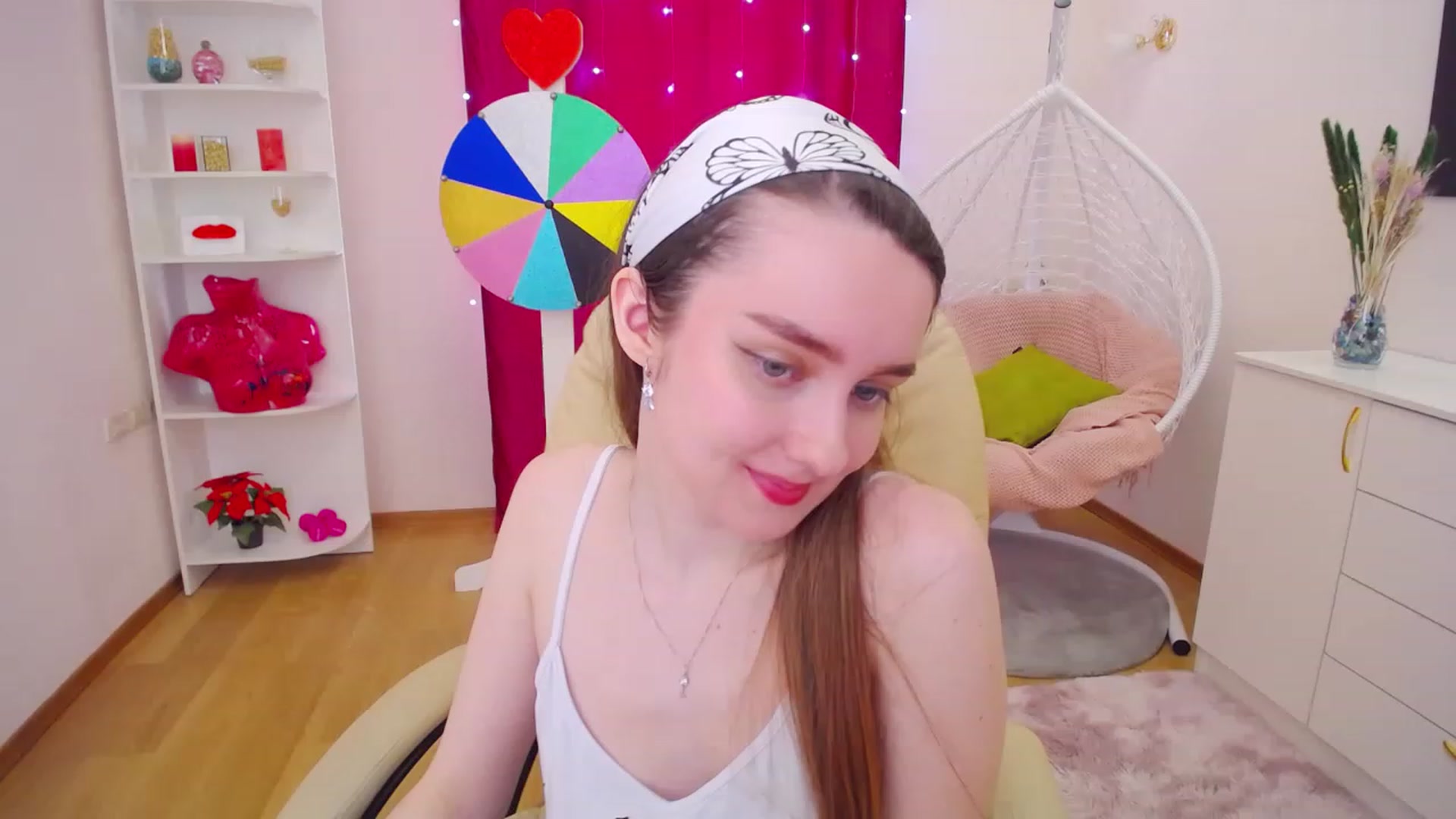 Gallery image thumbnail from OceanFeelss's myfreecams stream on, 03/25/2023, 12:35 image 18 of 20