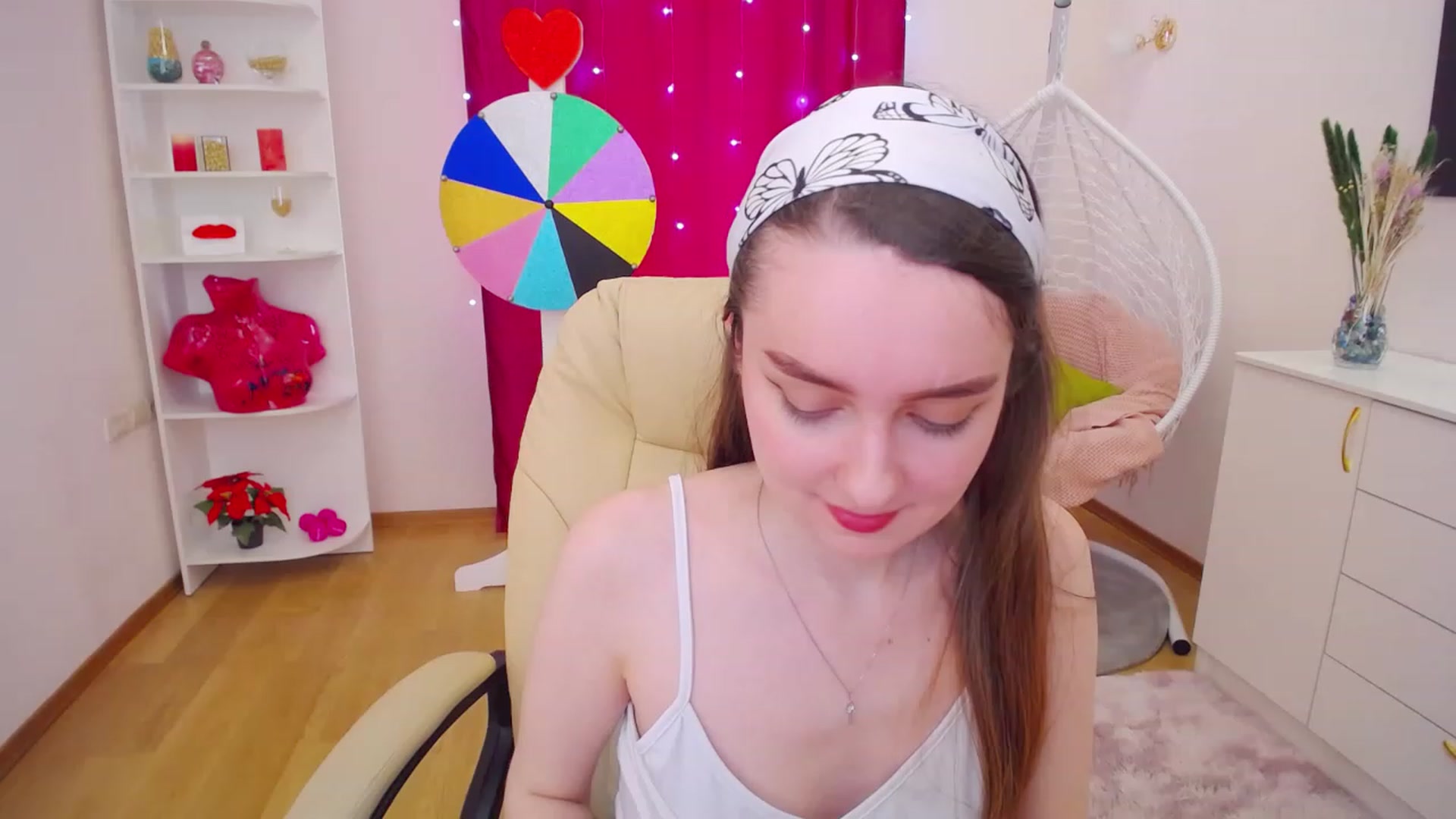 Gallery image thumbnail from OceanFeelss's myfreecams stream on, 03/25/2023, 12:35 image 17 of 20