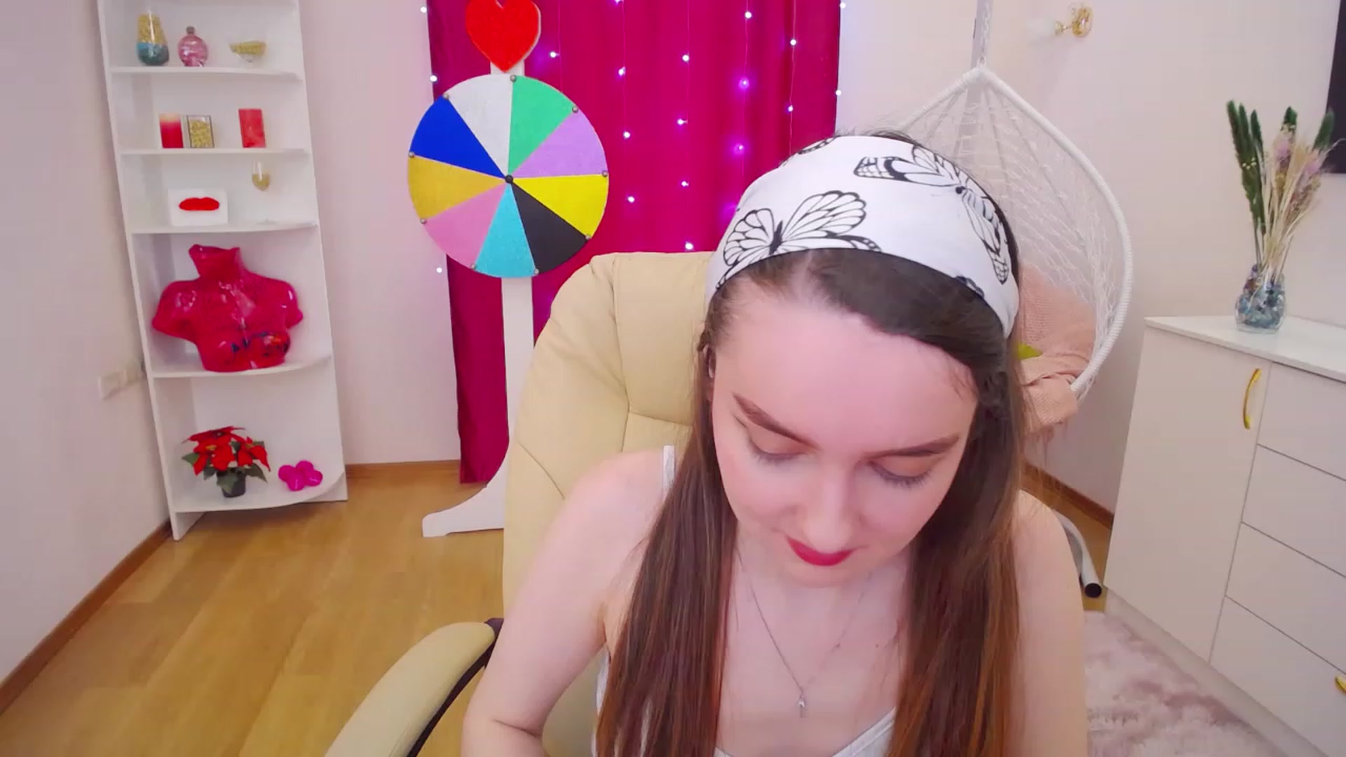 Gallery image thumbnail from OceanFeelss's myfreecams stream on, 03/25/2023, 12:35 image 4 of 20