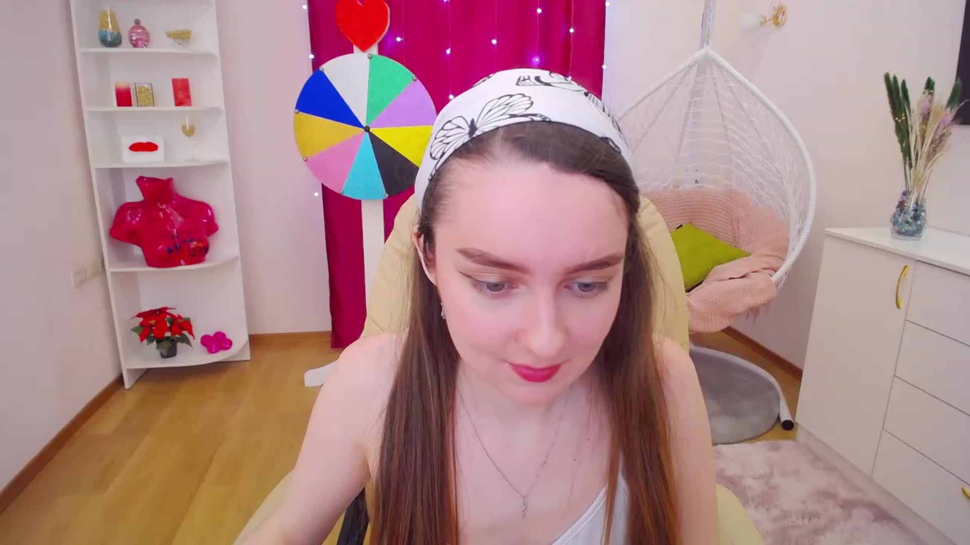 Gallery image thumbnail from OceanFeelss's myfreecams stream on, 03/25/2023, 12:35 image 9 of 20