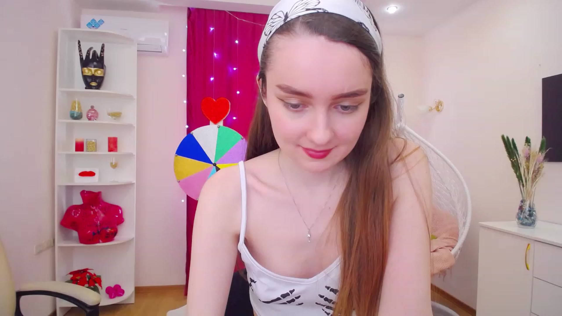 Gallery image thumbnail from OceanFeelss's myfreecams stream on, 03/25/2023, 12:35 image 13 of 20