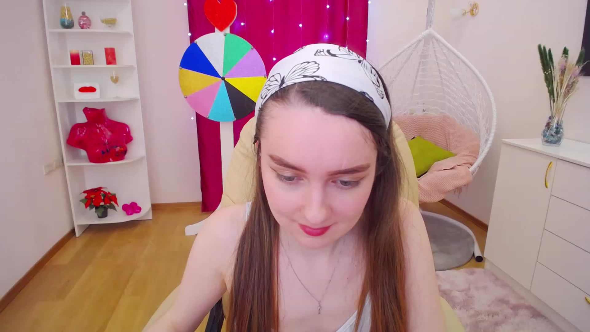 Gallery image thumbnail from OceanFeelss's myfreecams stream on, 03/25/2023, 12:35 image 10 of 20