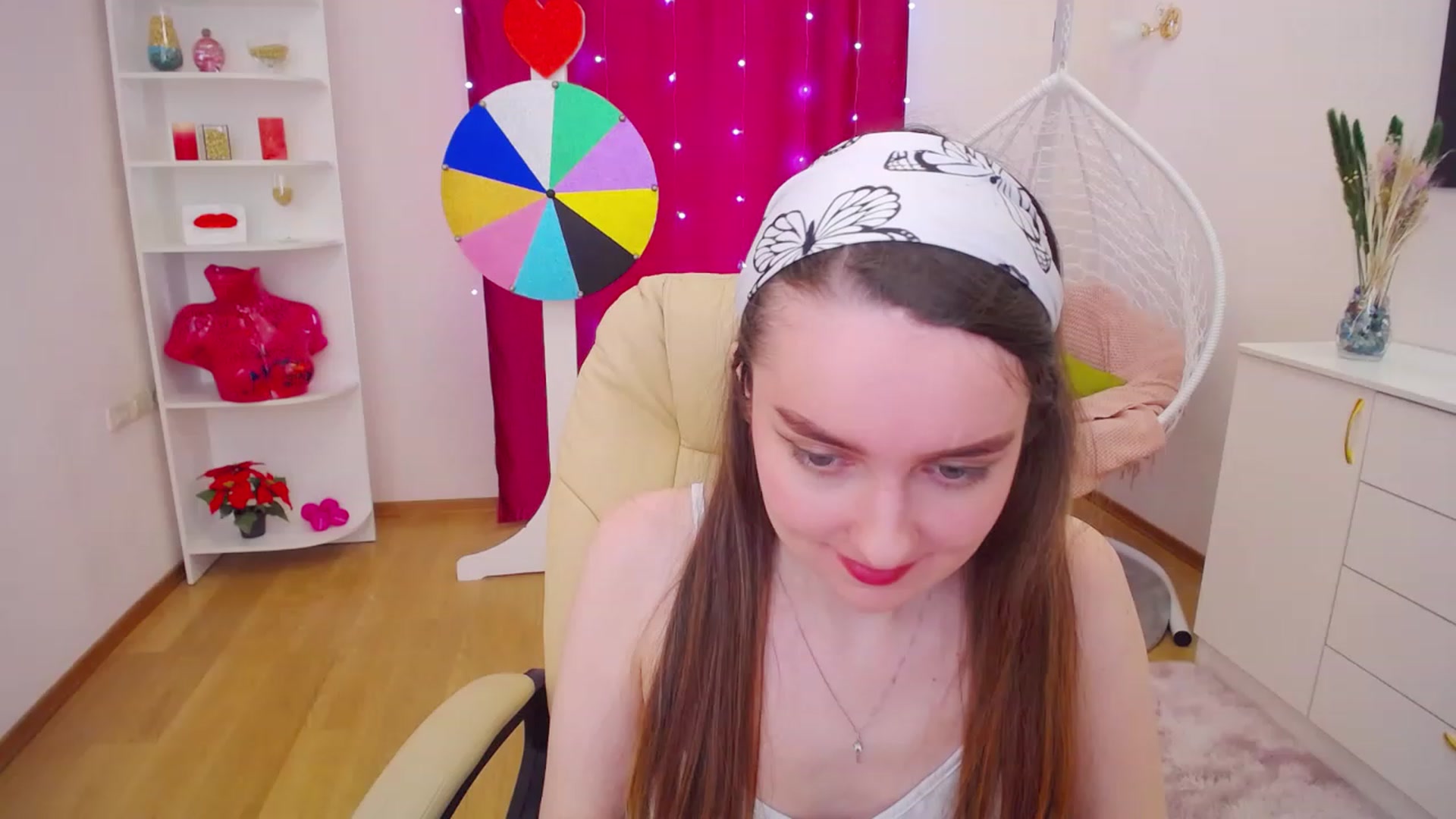 Gallery image thumbnail from OceanFeelss's myfreecams stream on, 03/25/2023, 12:35 image 6 of 20
