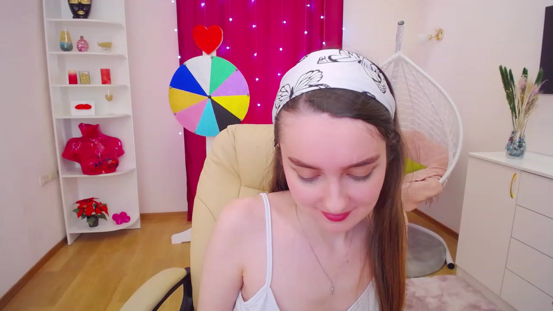 Gallery image thumbnail from OceanFeelss's myfreecams stream on, 03/25/2023, 12:35 image 16 of 20