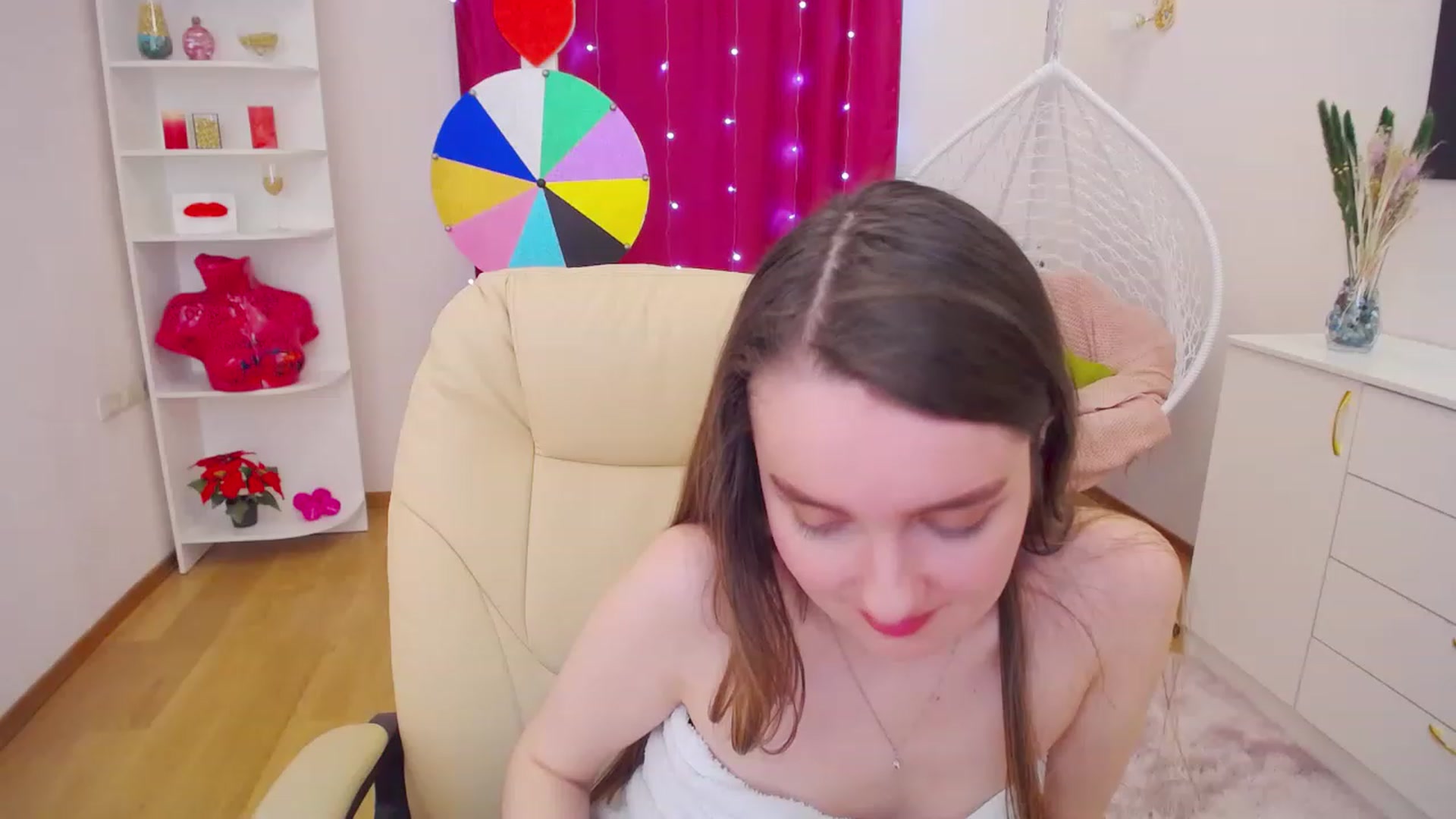 Gallery image thumbnail from OceanFeelss's myfreecams stream on, 03/25/2023, 15:14 image 11 of 20