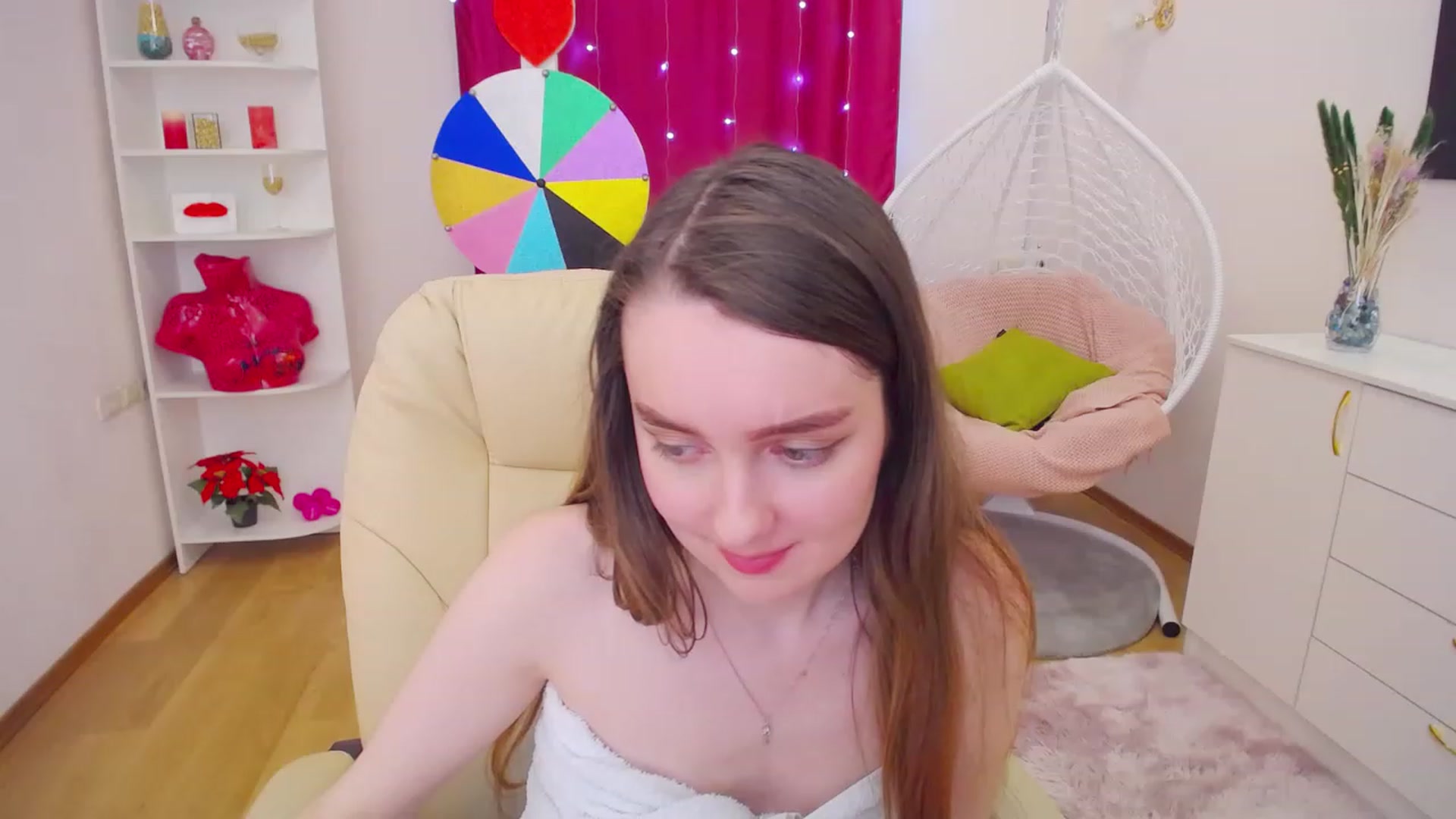 Gallery image thumbnail from OceanFeelss's myfreecams stream on, 03/25/2023, 15:14 image 8 of 20