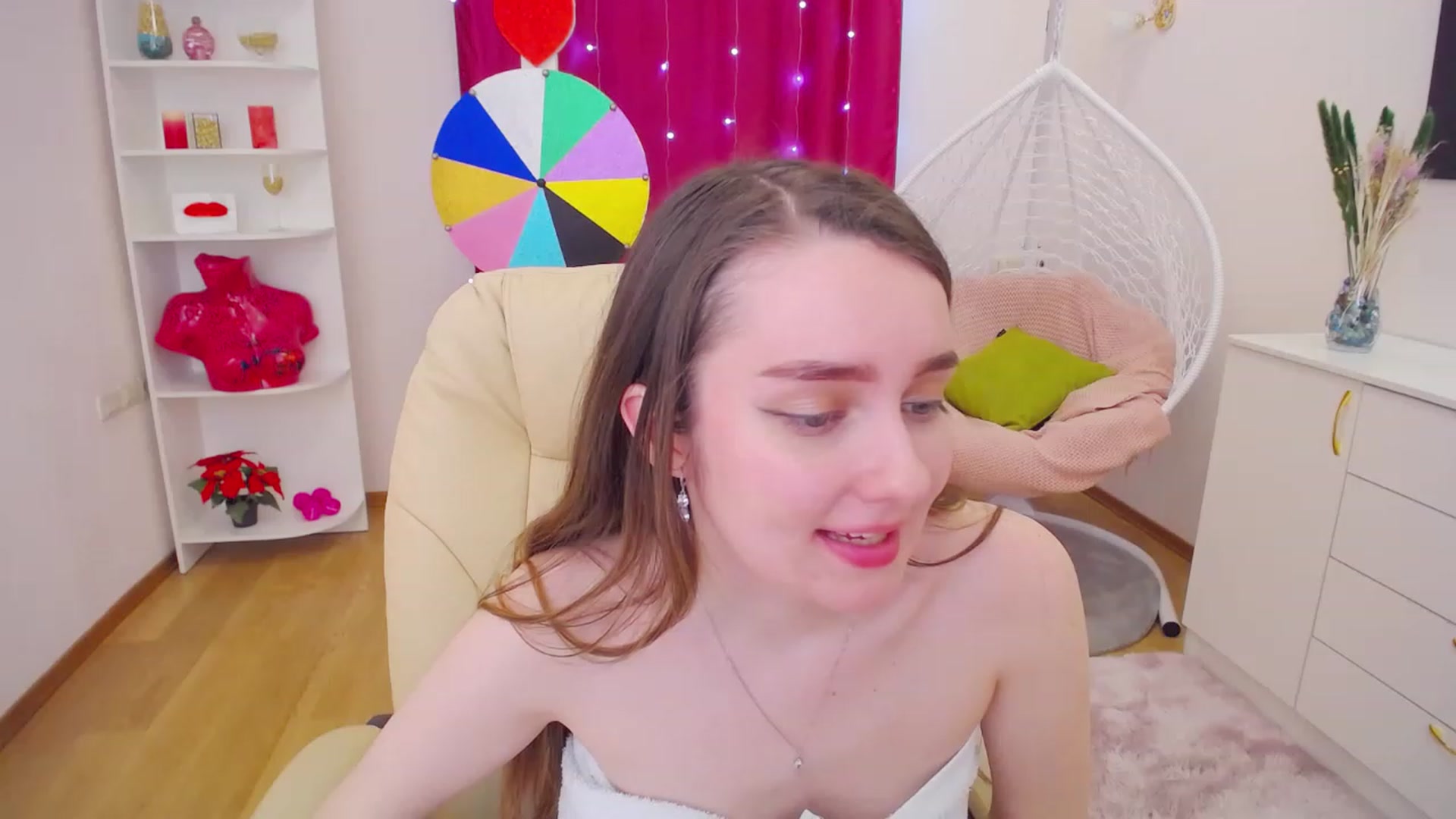 Gallery image thumbnail from OceanFeelss's myfreecams stream on, 03/25/2023, 15:14 image 15 of 20