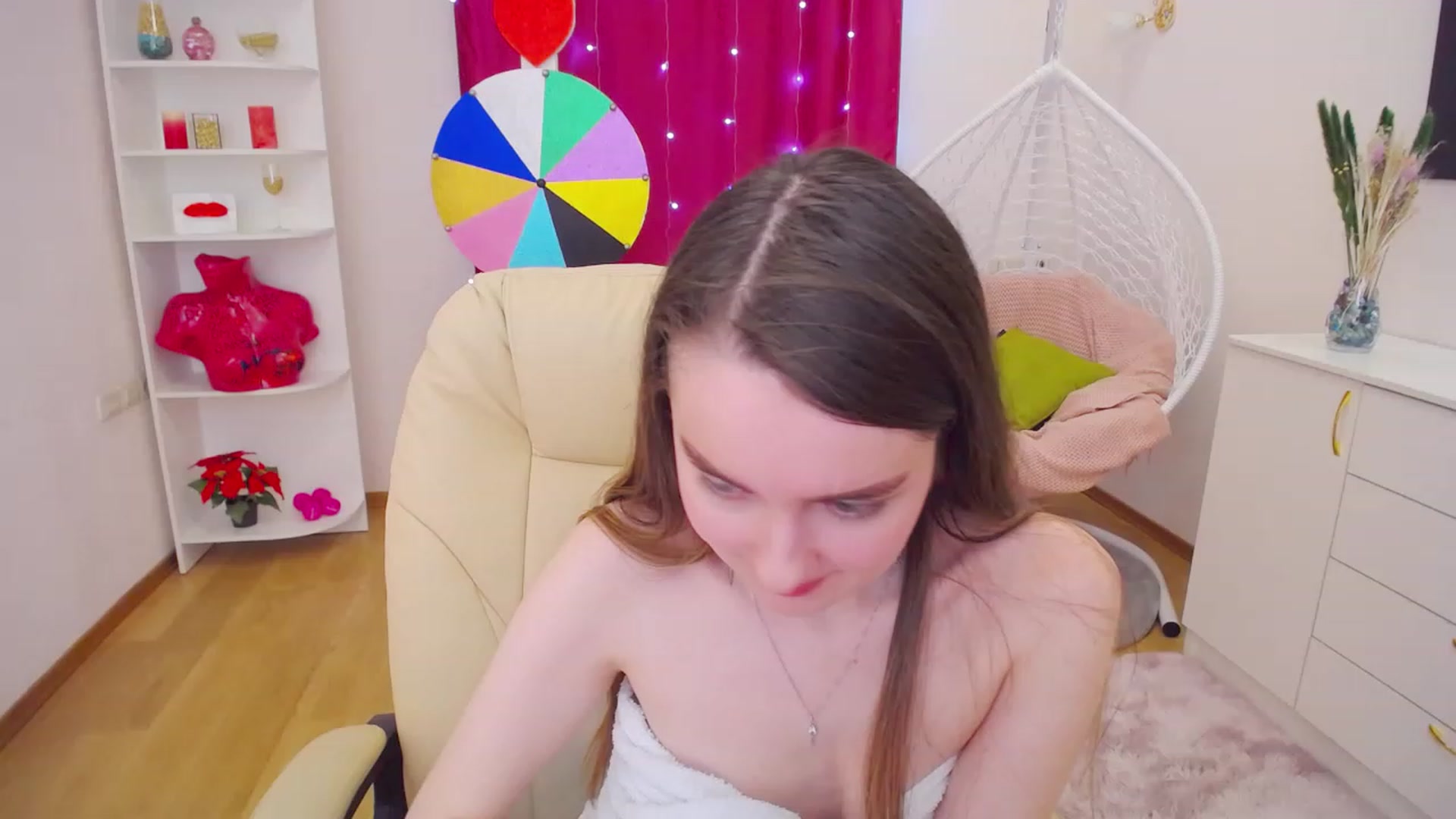 Gallery image thumbnail from OceanFeelss's myfreecams stream on, 03/25/2023, 15:14 image 12 of 20