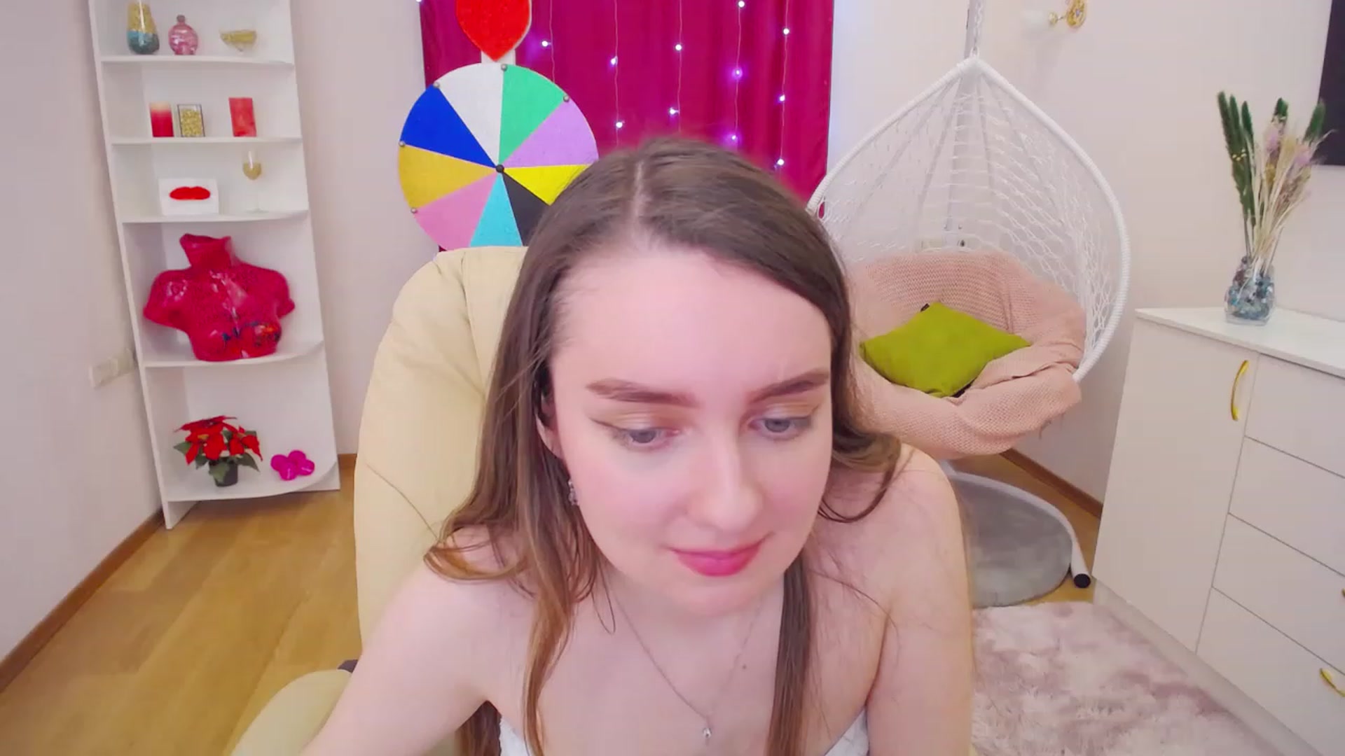 Gallery image thumbnail from OceanFeelss's myfreecams stream on, 03/25/2023, 15:14 image 14 of 20