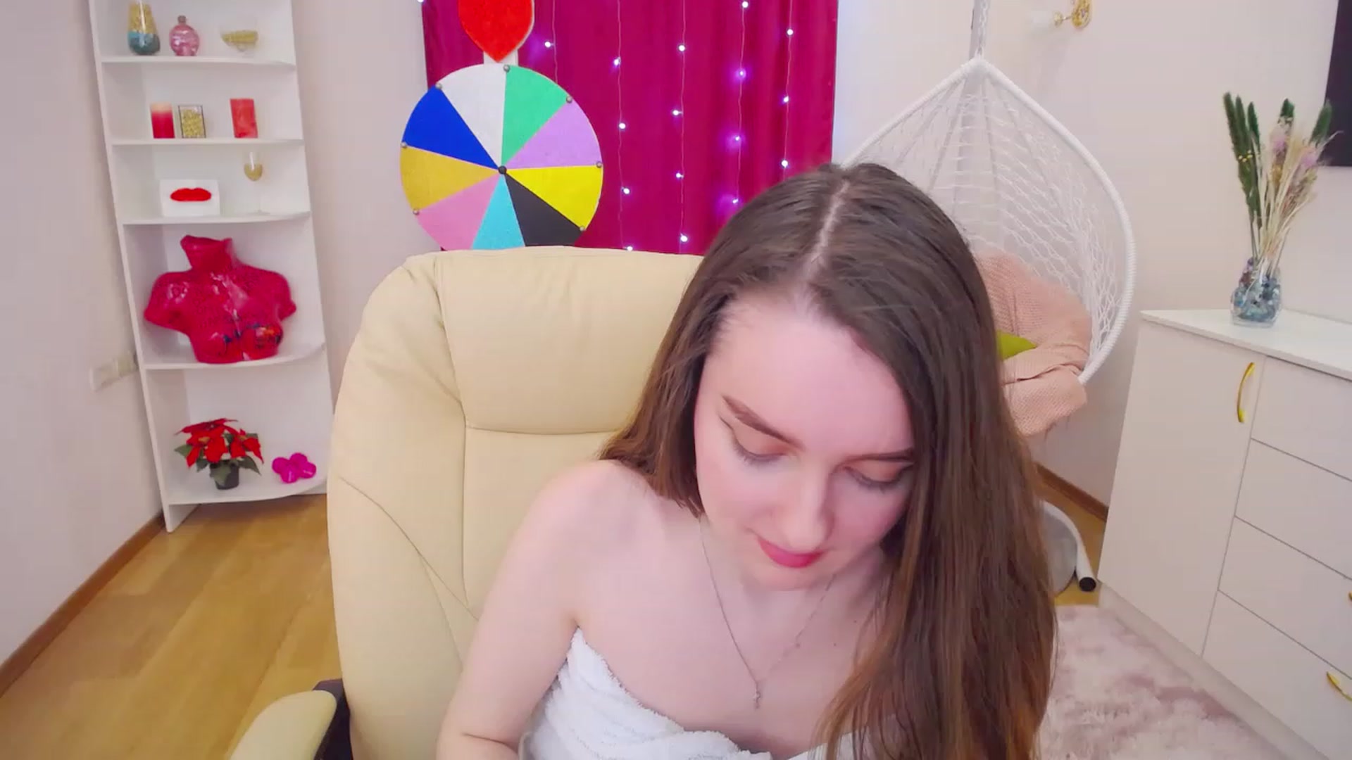 Gallery image thumbnail from OceanFeelss's myfreecams stream on, 03/25/2023, 15:14 image 7 of 20