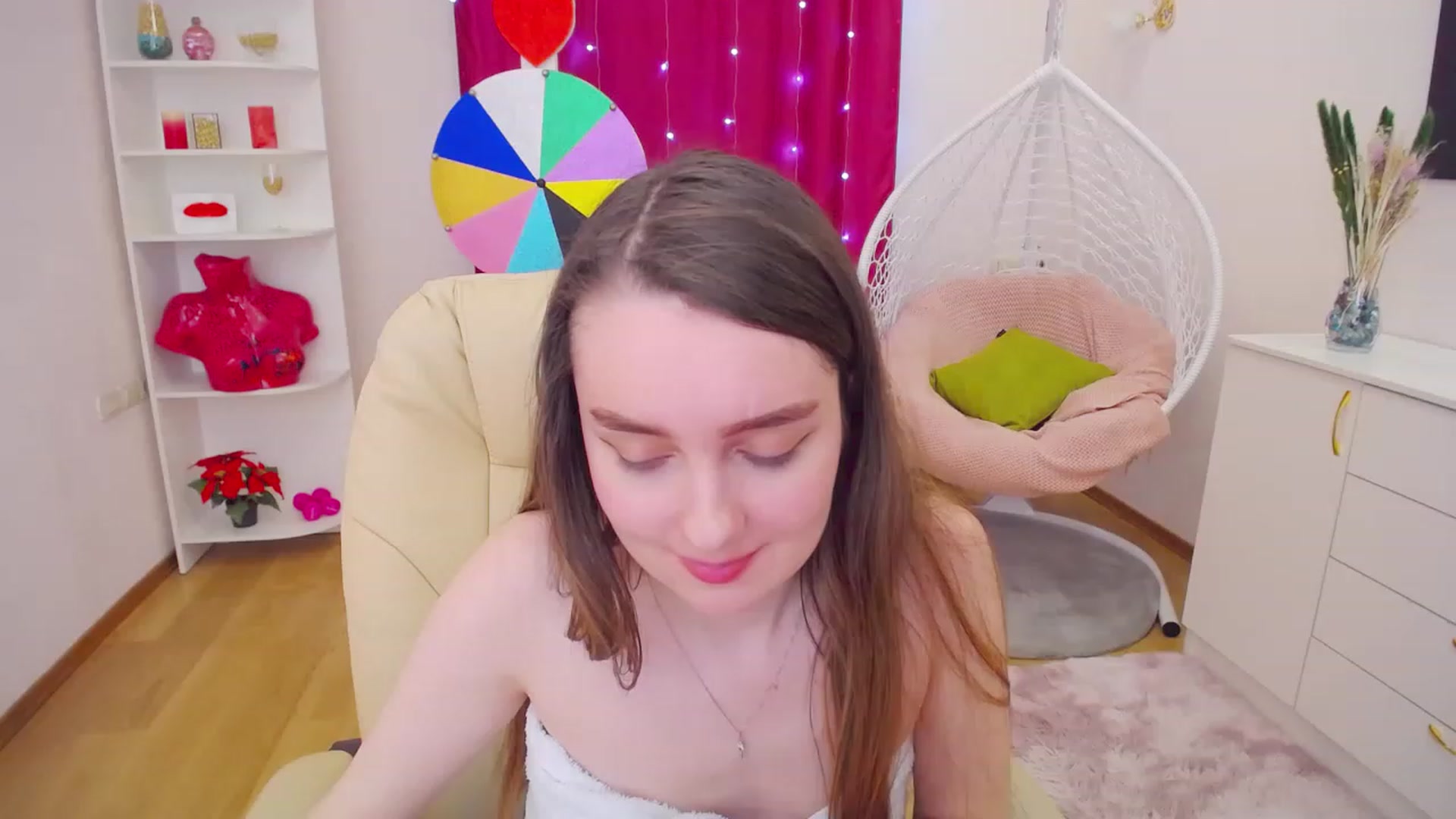 Gallery image thumbnail from OceanFeelss's myfreecams stream on, 03/25/2023, 15:14 image 9 of 20
