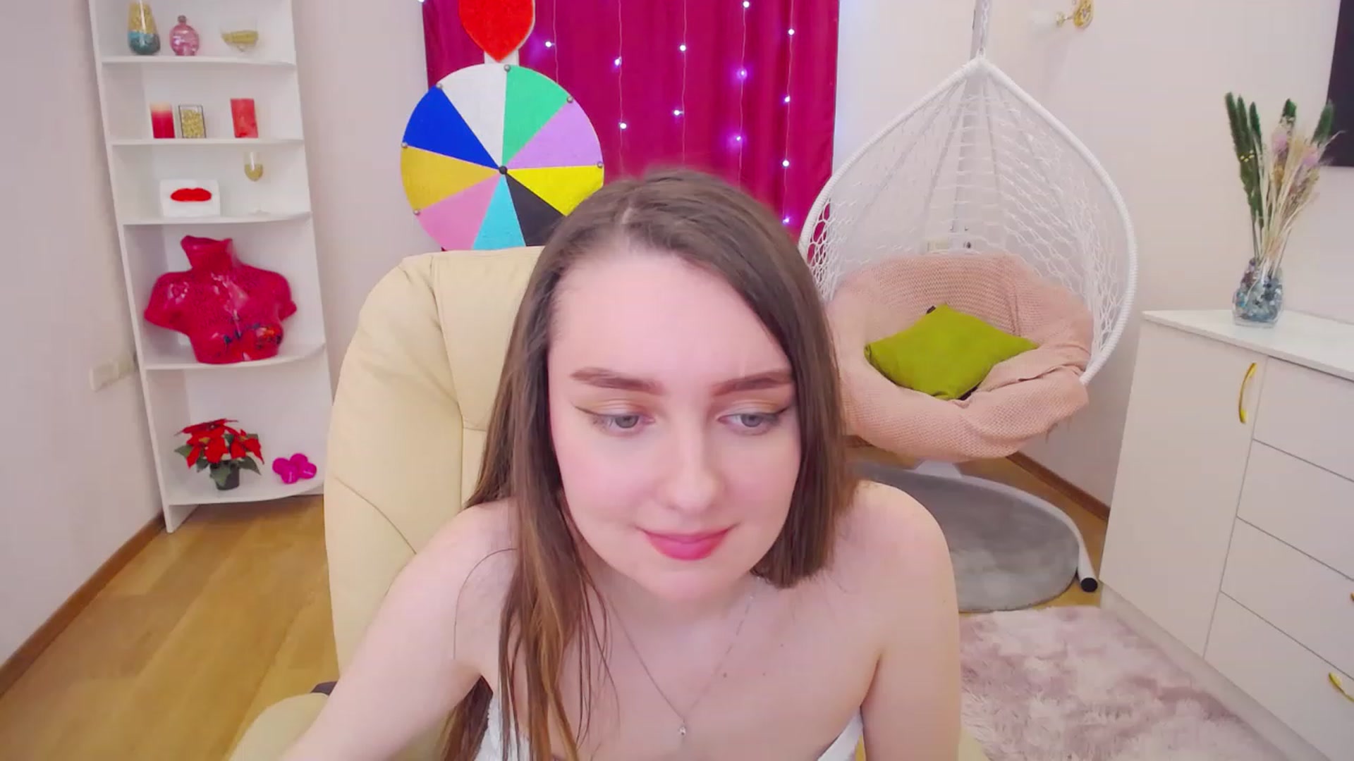 Gallery image thumbnail from OceanFeelss's myfreecams stream on, 03/25/2023, 15:14 image 5 of 20