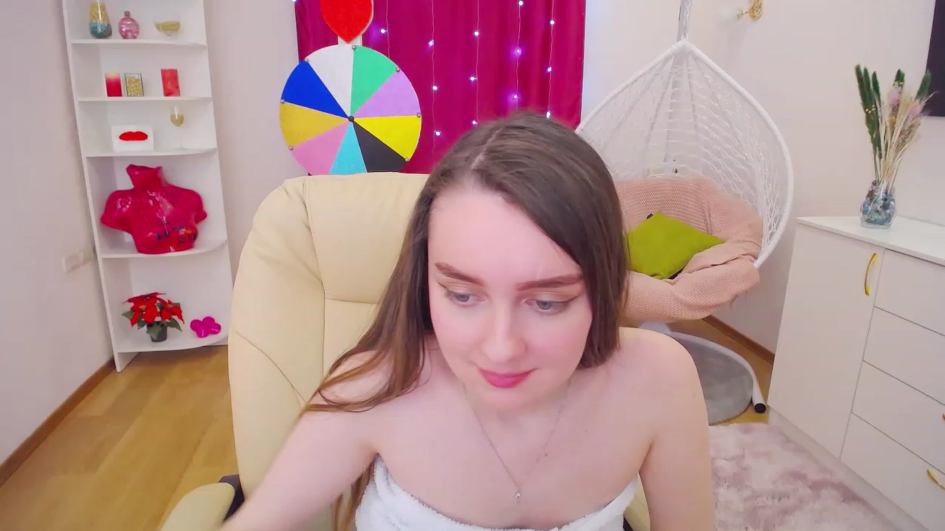 Gallery image thumbnail from OceanFeelss's myfreecams stream on, 03/25/2023, 15:14 image 2 of 20