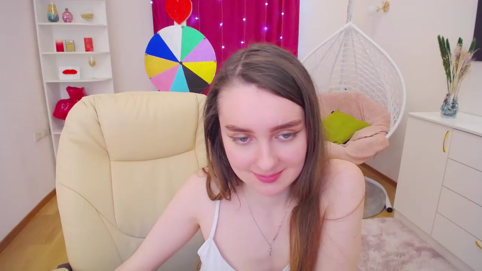 Gallery image thumbnail from OceanFeelss's myfreecams stream on, 03/25/2023, 16:45 image 8 of 20