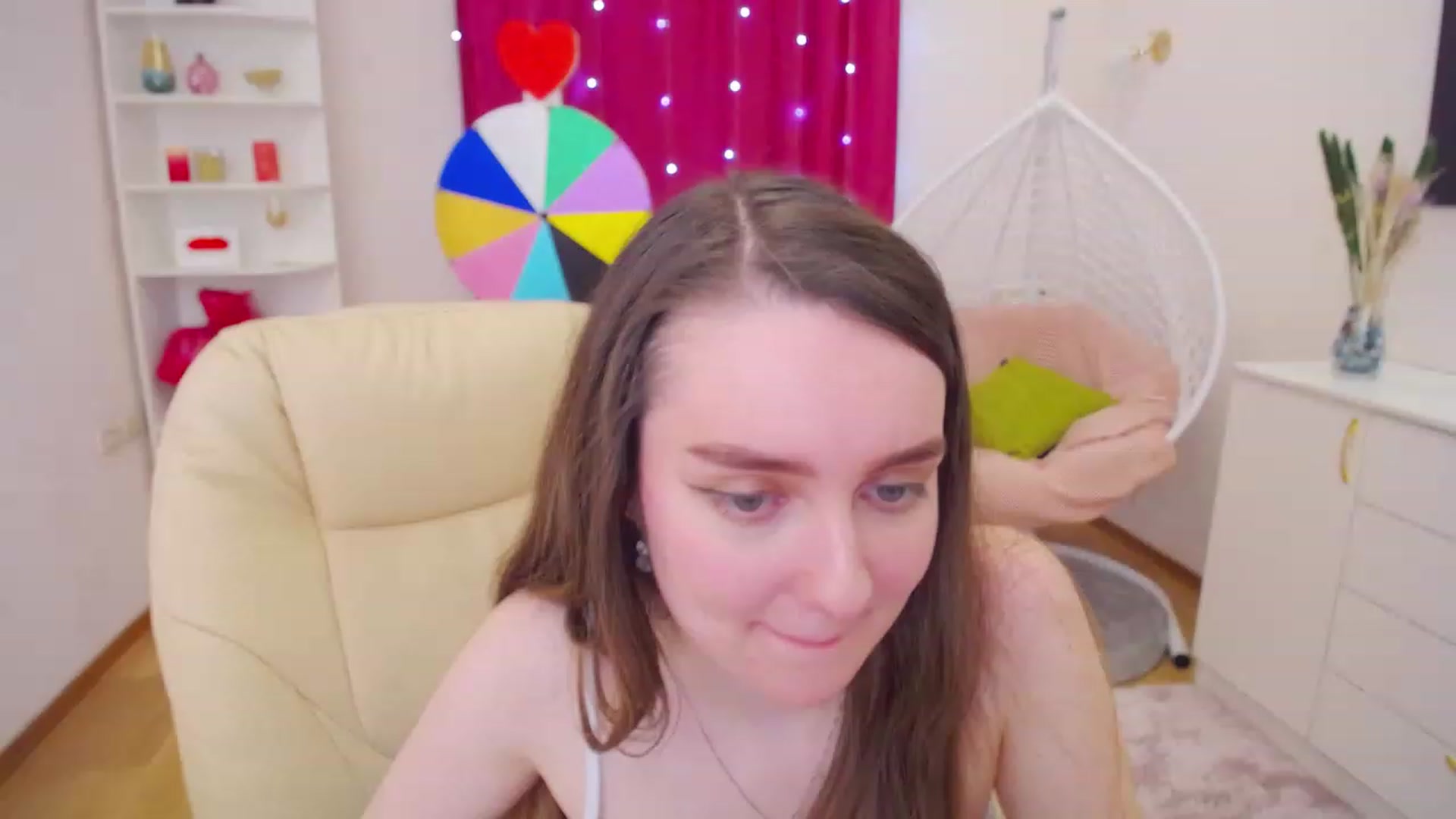 Gallery image thumbnail from OceanFeelss's myfreecams stream on, 03/25/2023, 16:45 image 15 of 20