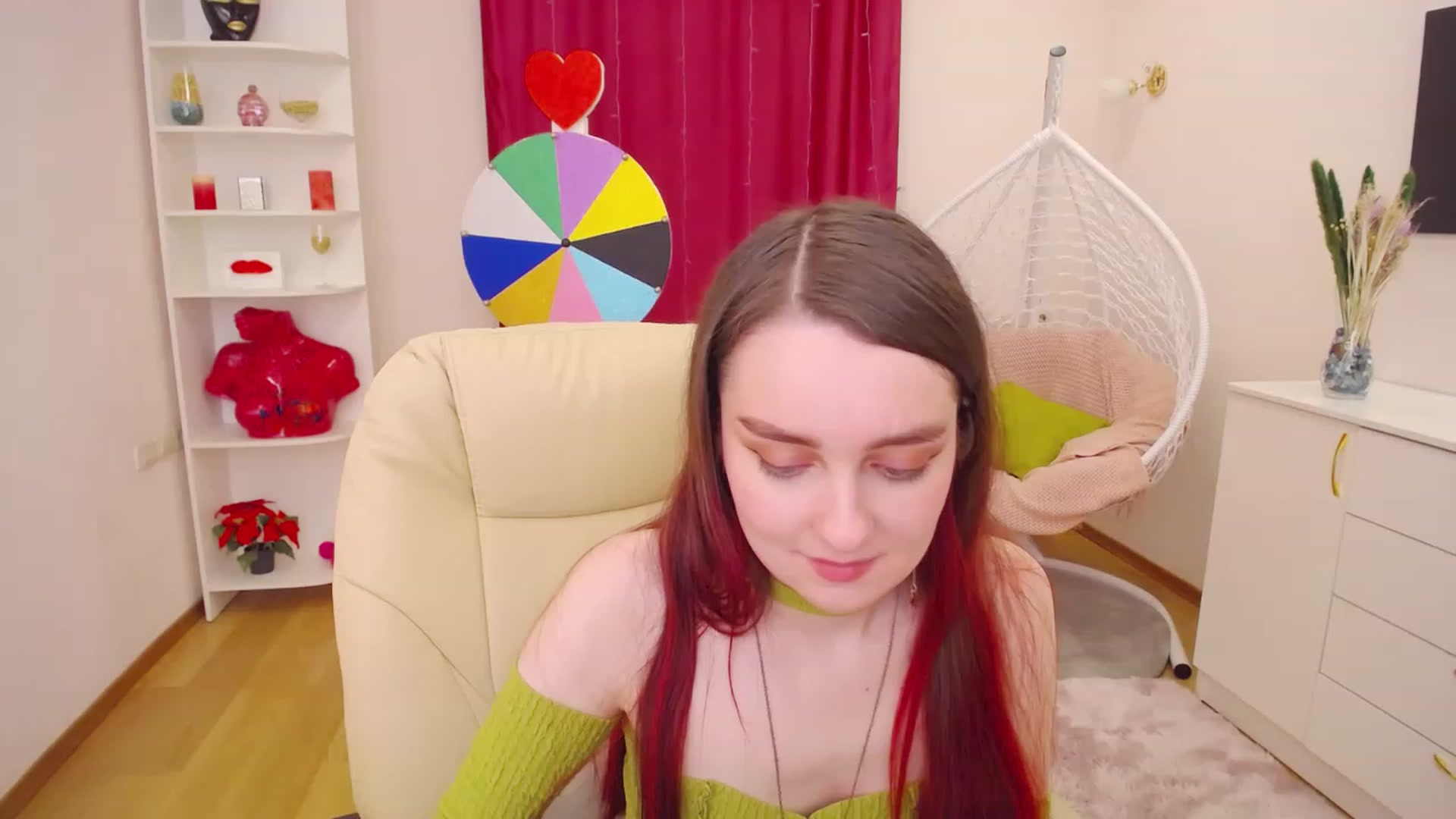Gallery image thumbnail from OceanFeelss's myfreecams stream on, 03/27/2023, 06:00 image 4 of 20