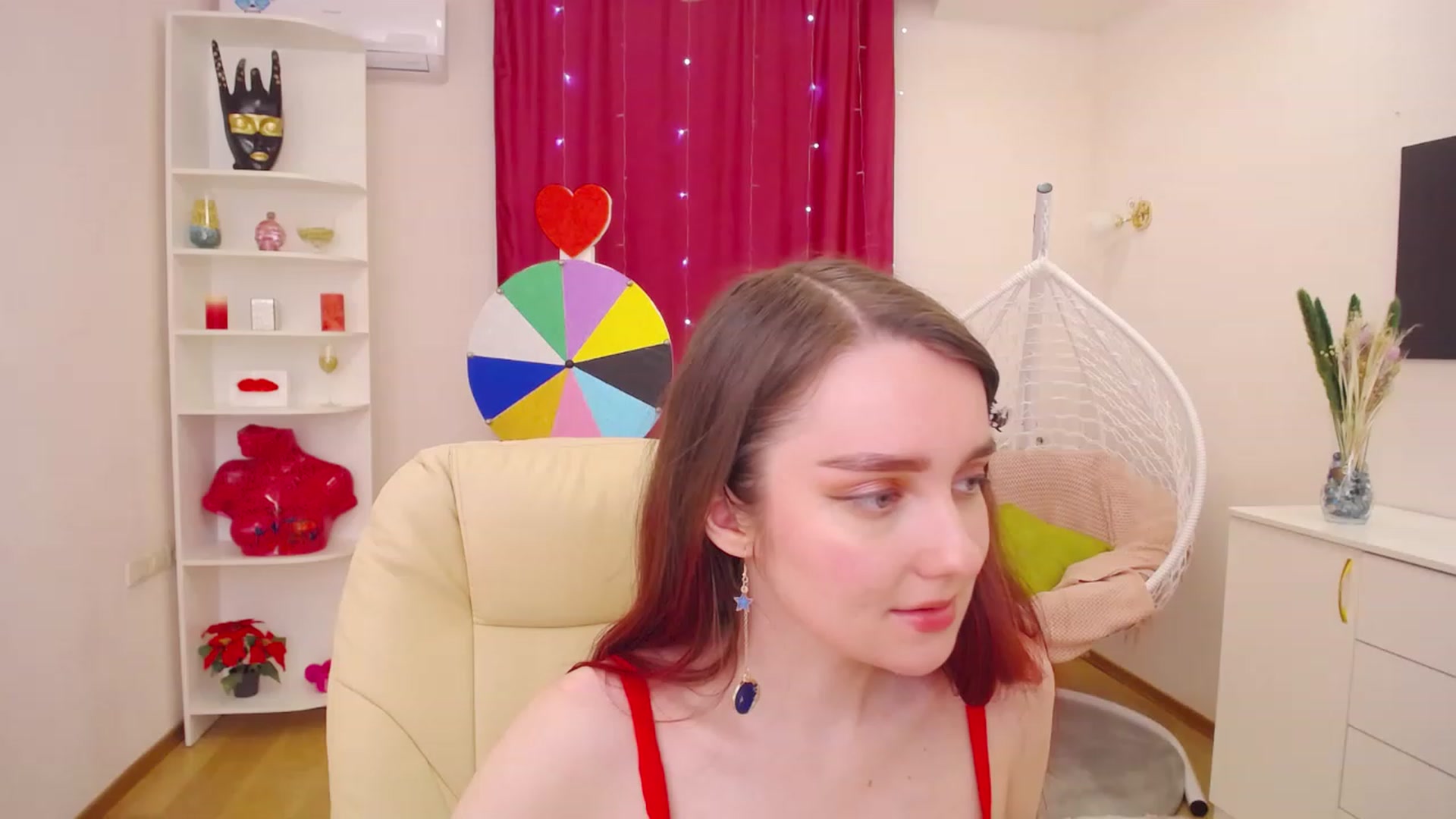 Gallery image thumbnail from OceanFeelss's myfreecams stream on, 03/27/2023, 06:00 image 16 of 20
