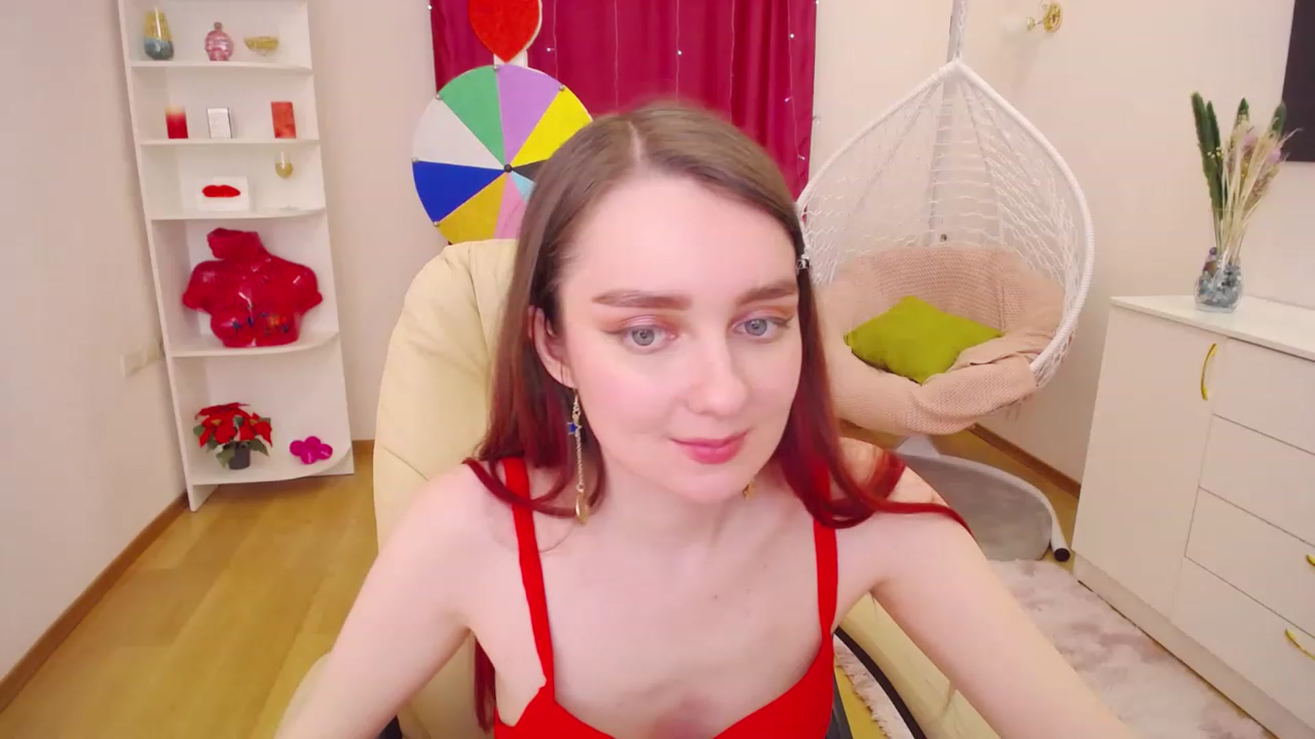 Gallery image thumbnail from OceanFeelss's myfreecams stream on, 03/27/2023, 06:00 image 18 of 20
