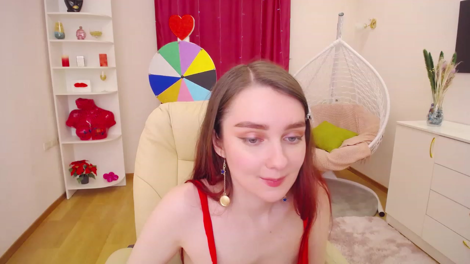 Gallery image thumbnail from OceanFeelss's myfreecams stream on, 03/27/2023, 06:00 image 17 of 20