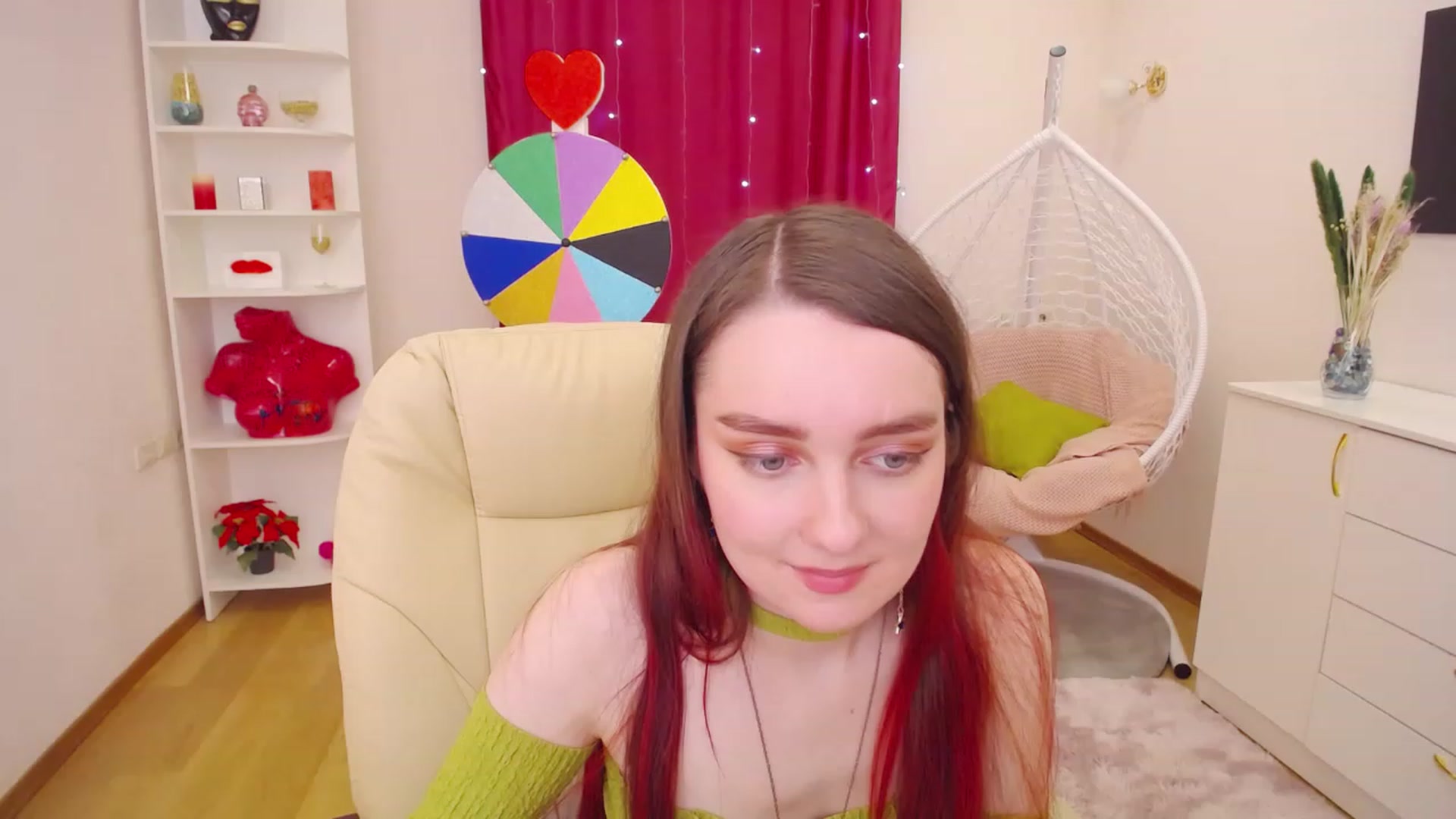 Gallery image thumbnail from OceanFeelss's myfreecams stream on, 03/27/2023, 06:00 image 2 of 20
