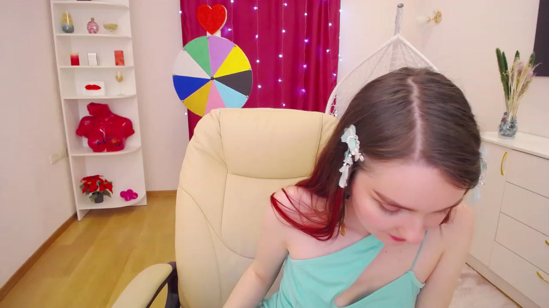 Gallery image thumbnail from OceanFeelss's myfreecams stream on, 03/27/2023, 09:02 image 16 of 20