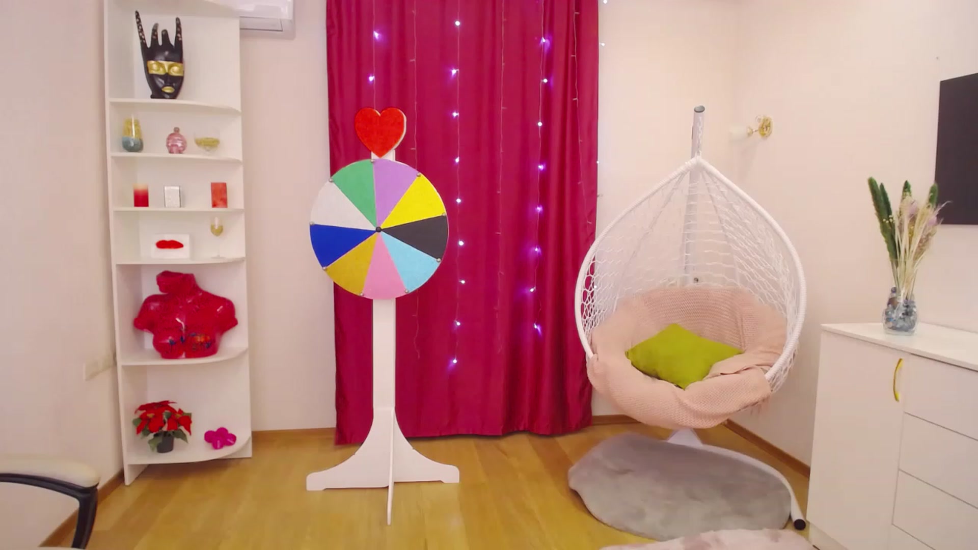 Gallery image thumbnail from OceanFeelss's myfreecams stream on, 03/27/2023, 09:02 image 5 of 20