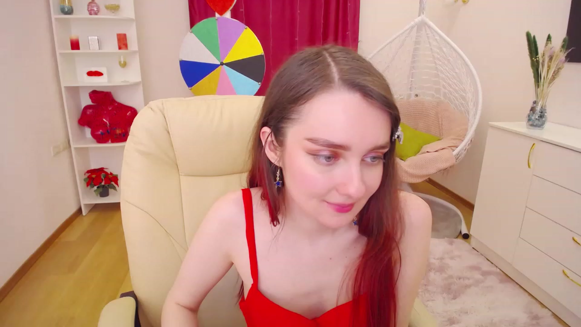 Gallery image thumbnail from OceanFeelss's myfreecams stream on, 03/27/2023, 09:02 image 4 of 20