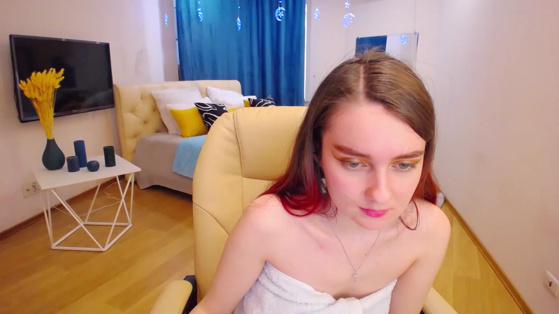 Gallery image thumbnail from OceanFeelss's myfreecams stream on, 03/28/2023, 09:58 image 11 of 20
