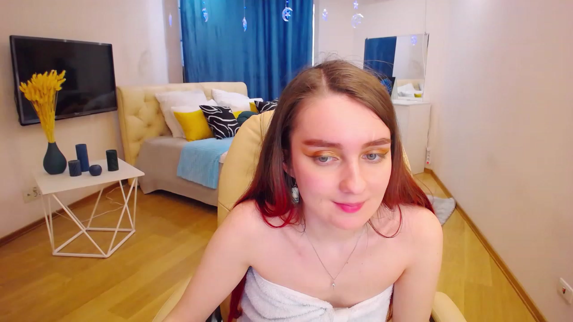 Gallery image thumbnail from OceanFeelss's myfreecams stream on, 03/28/2023, 09:58 image 13 of 20