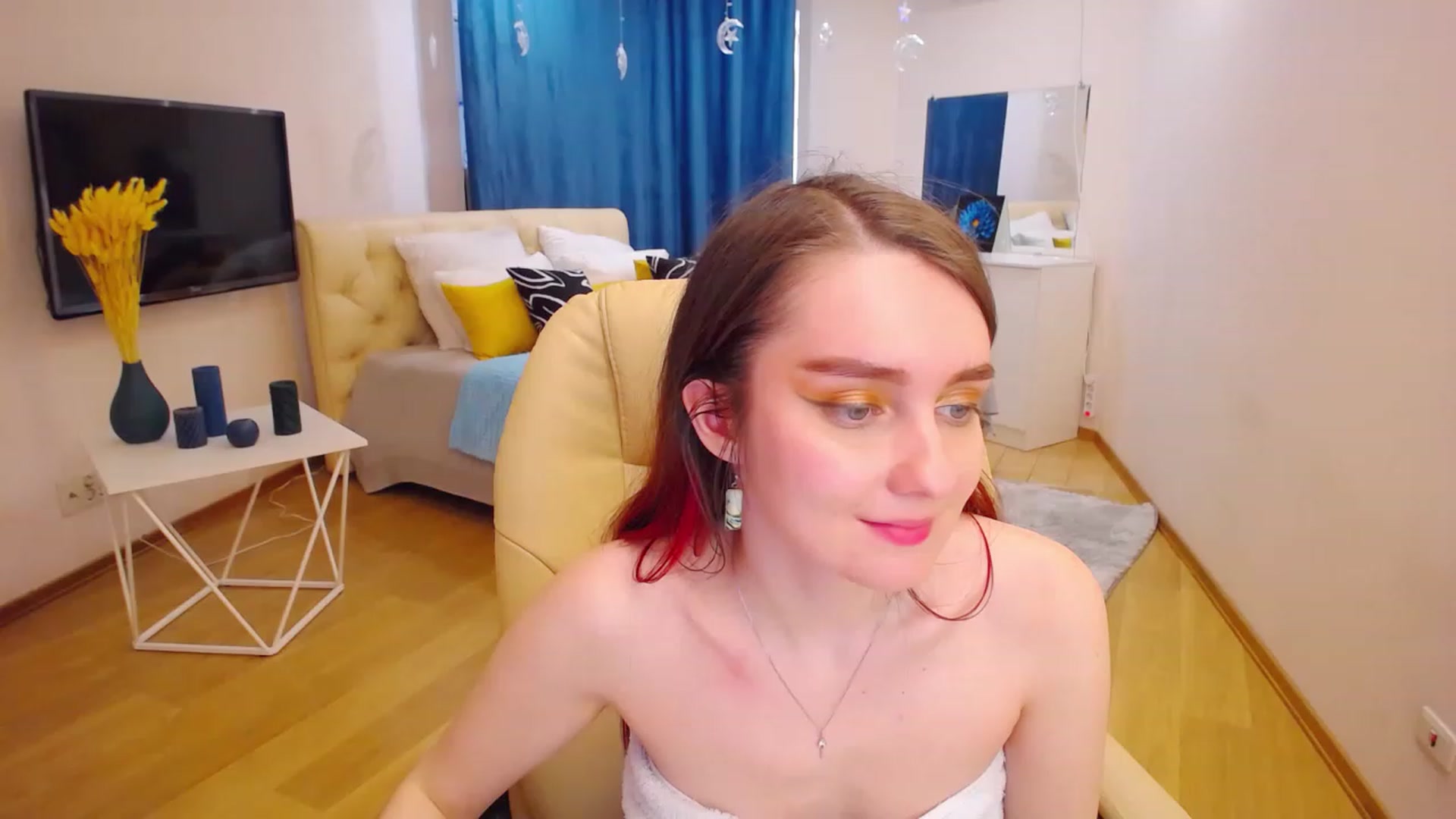 Gallery image thumbnail from OceanFeelss's myfreecams stream on, 03/28/2023, 09:58 image 8 of 20