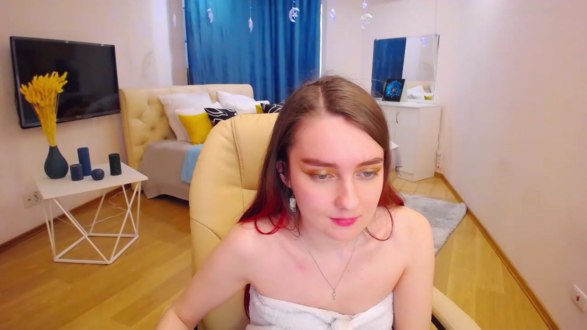 Gallery image thumbnail from OceanFeelss's myfreecams stream on, 03/28/2023, 09:58 image 9 of 20