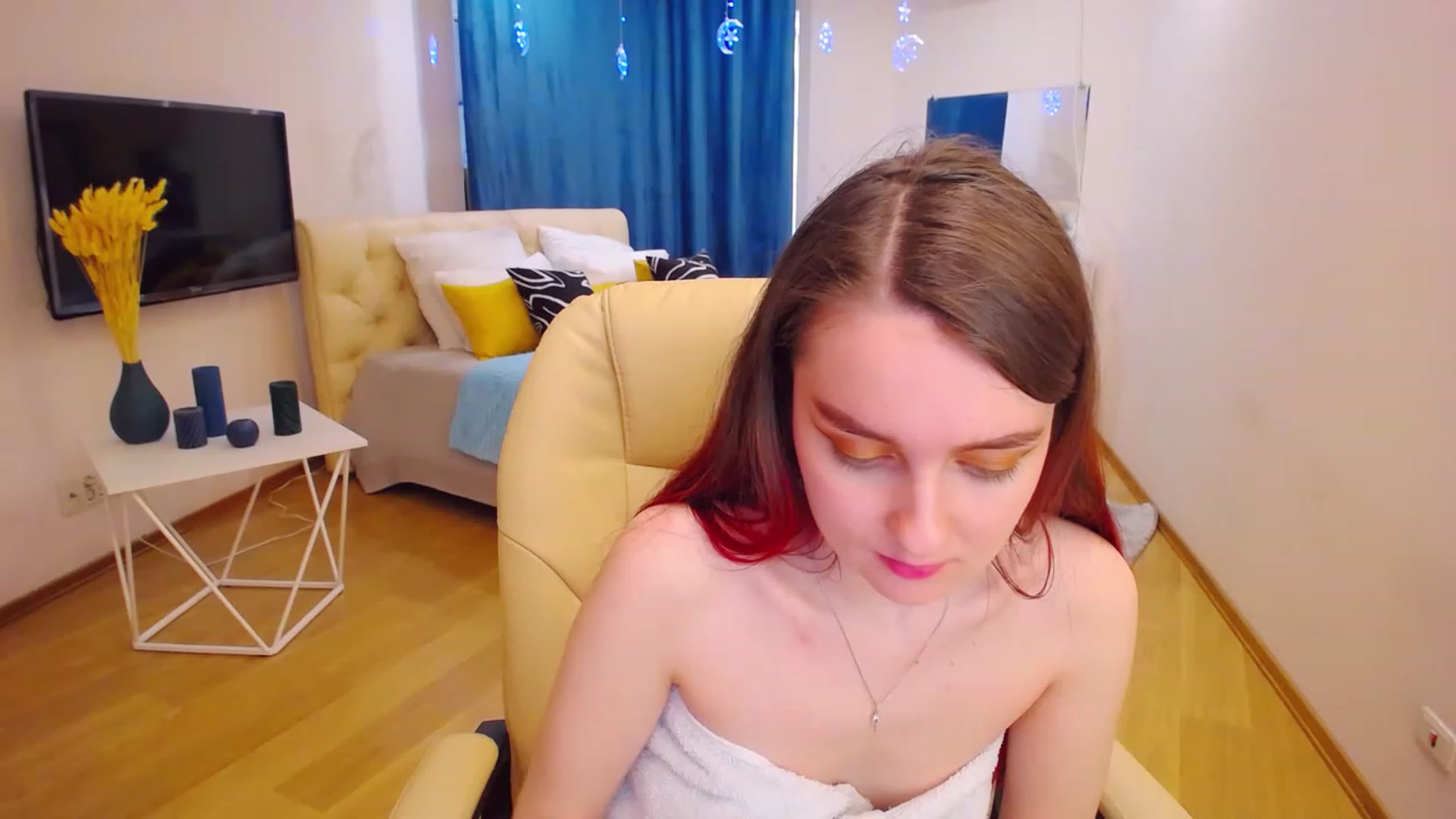 Gallery image thumbnail from OceanFeelss's myfreecams stream on, 03/28/2023, 09:58 image 12 of 20