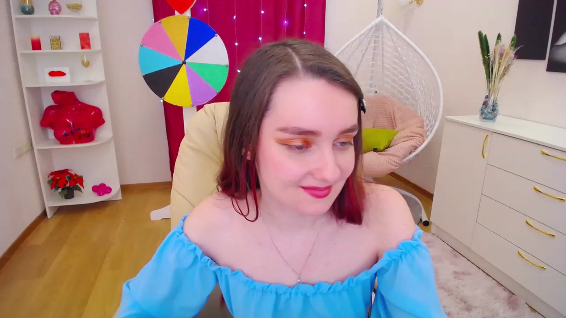 Gallery image thumbnail from OceanFeelss's myfreecams stream on, 03/29/2023, 09:06 image 19 of 20