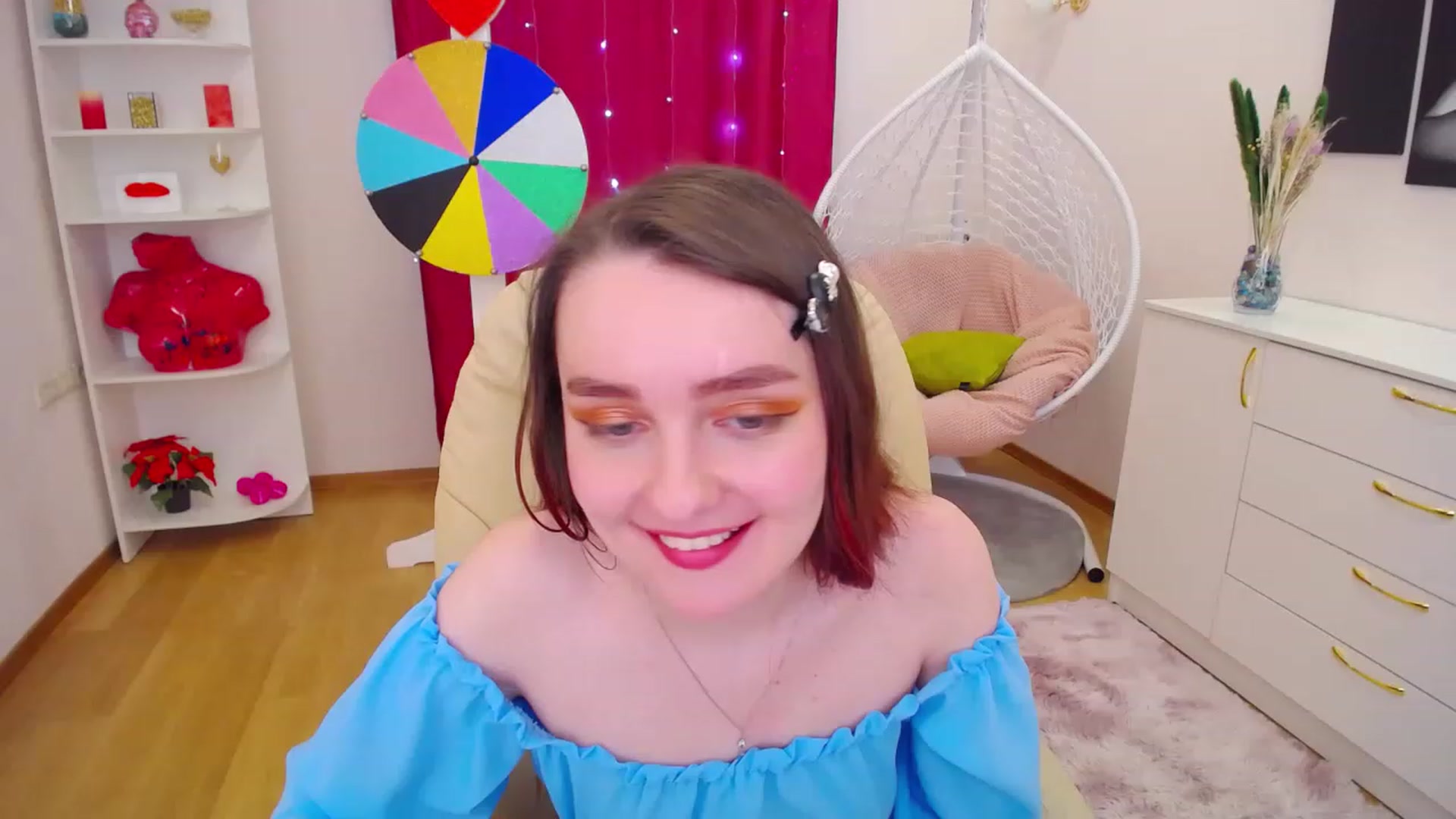 Gallery image thumbnail from OceanFeelss's myfreecams stream on, 03/29/2023, 09:06 image 14 of 20