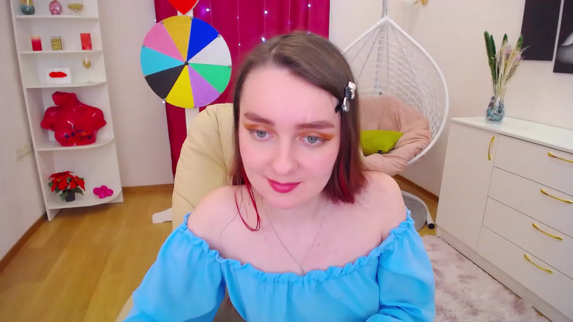 Gallery image thumbnail from OceanFeelss's myfreecams stream on, 03/29/2023, 09:06 image 9 of 20