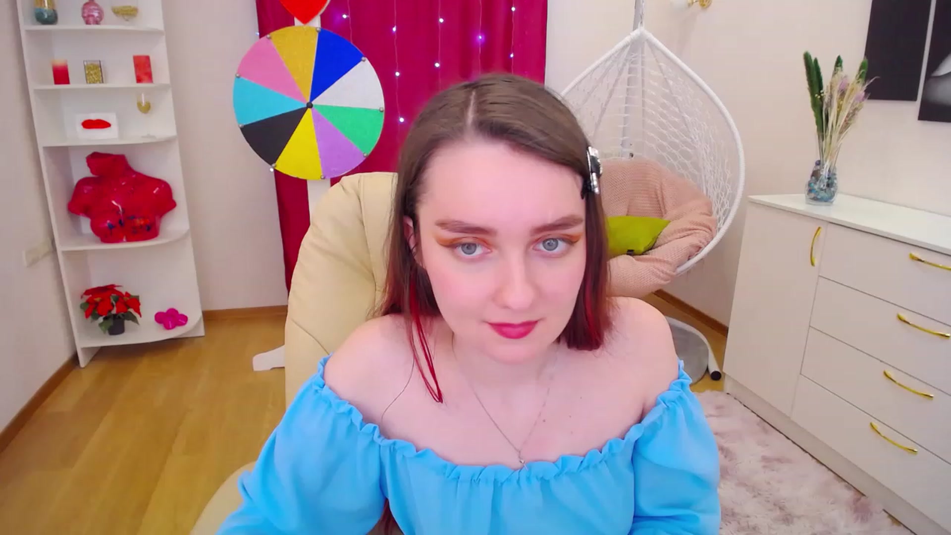 Gallery image thumbnail from OceanFeelss's myfreecams stream on, 03/29/2023, 09:06 image 7 of 20