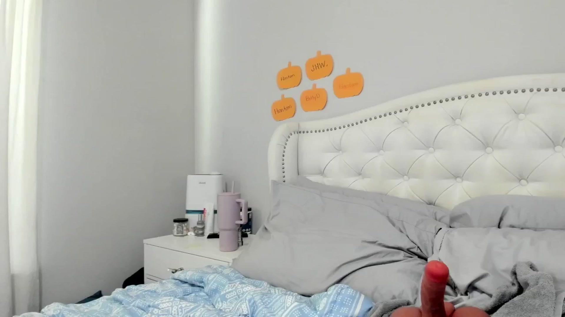 Gallery image thumbnail from OceanGoddesss's myfreecams stream on, 10/14/2024, 22:07 image 13 of 20